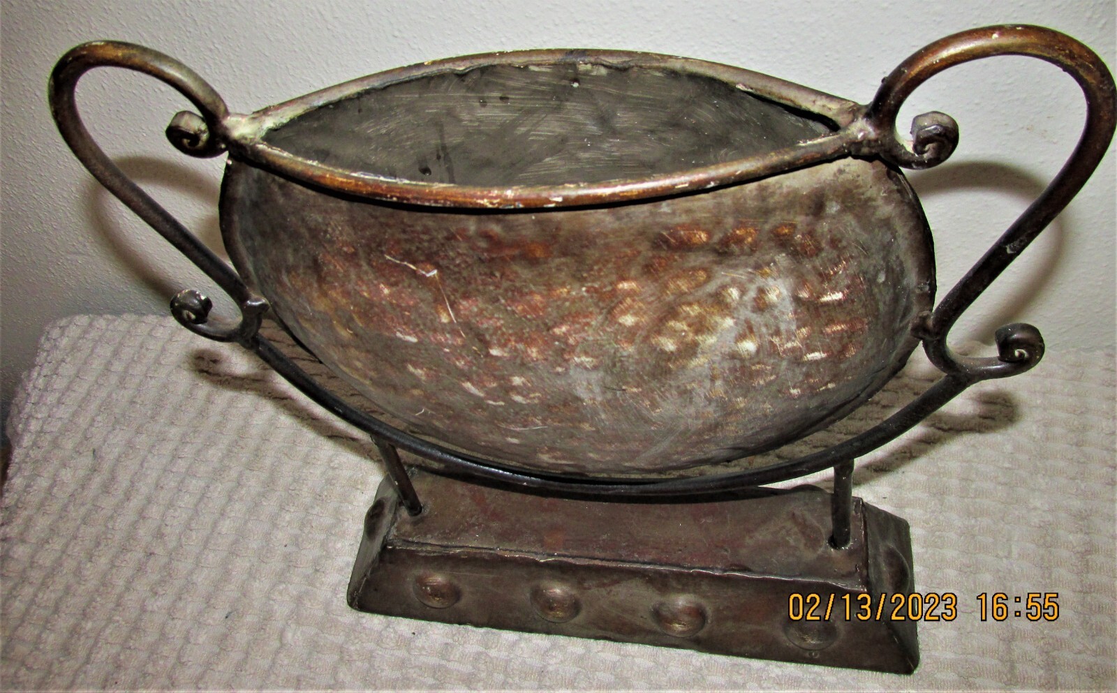 Metal Table Top Decor for Floral Arrangement