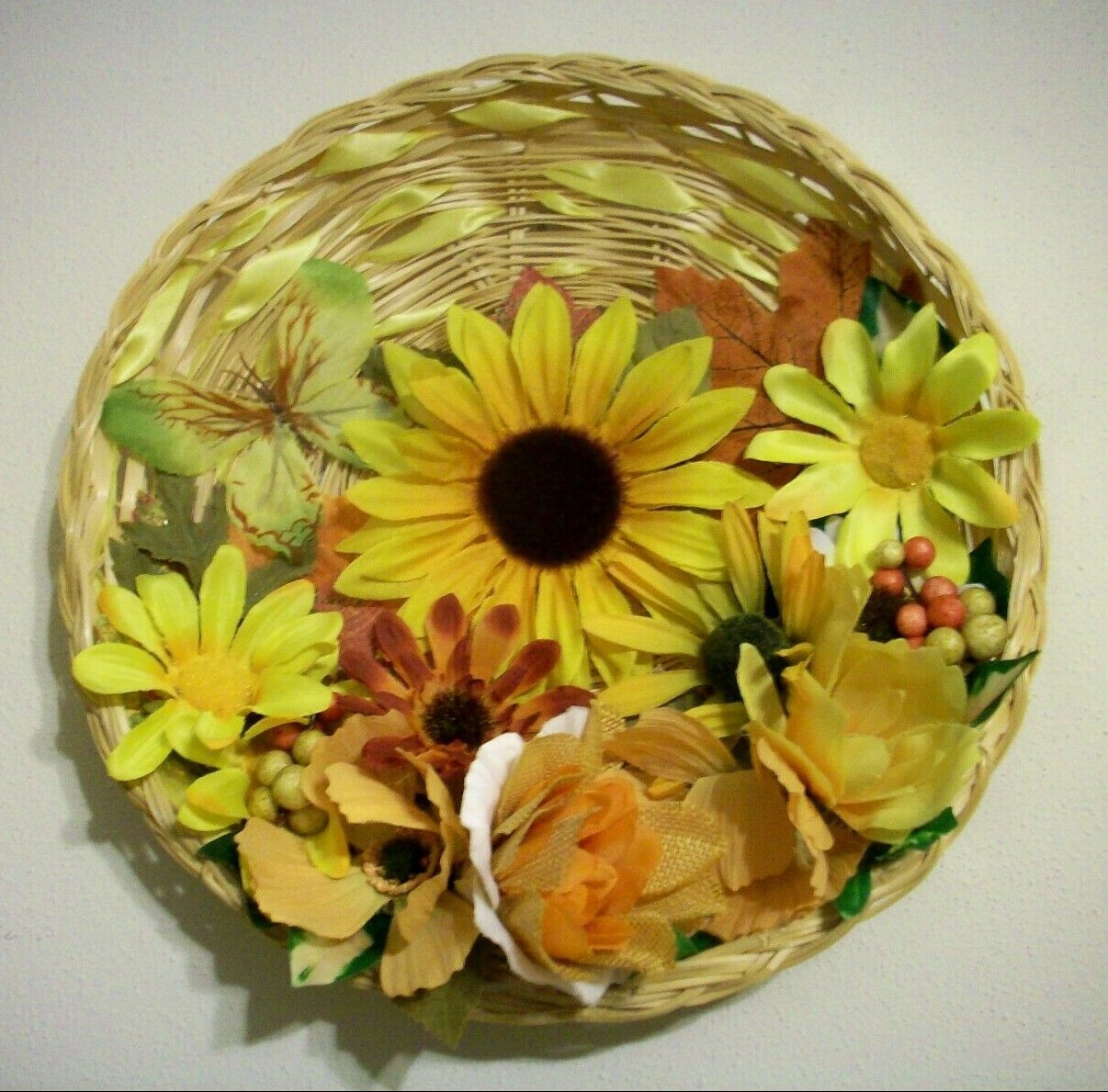 New Farmhouse Style Decorative 10″ Round Floral/Wicker Wall Decor/Yellows