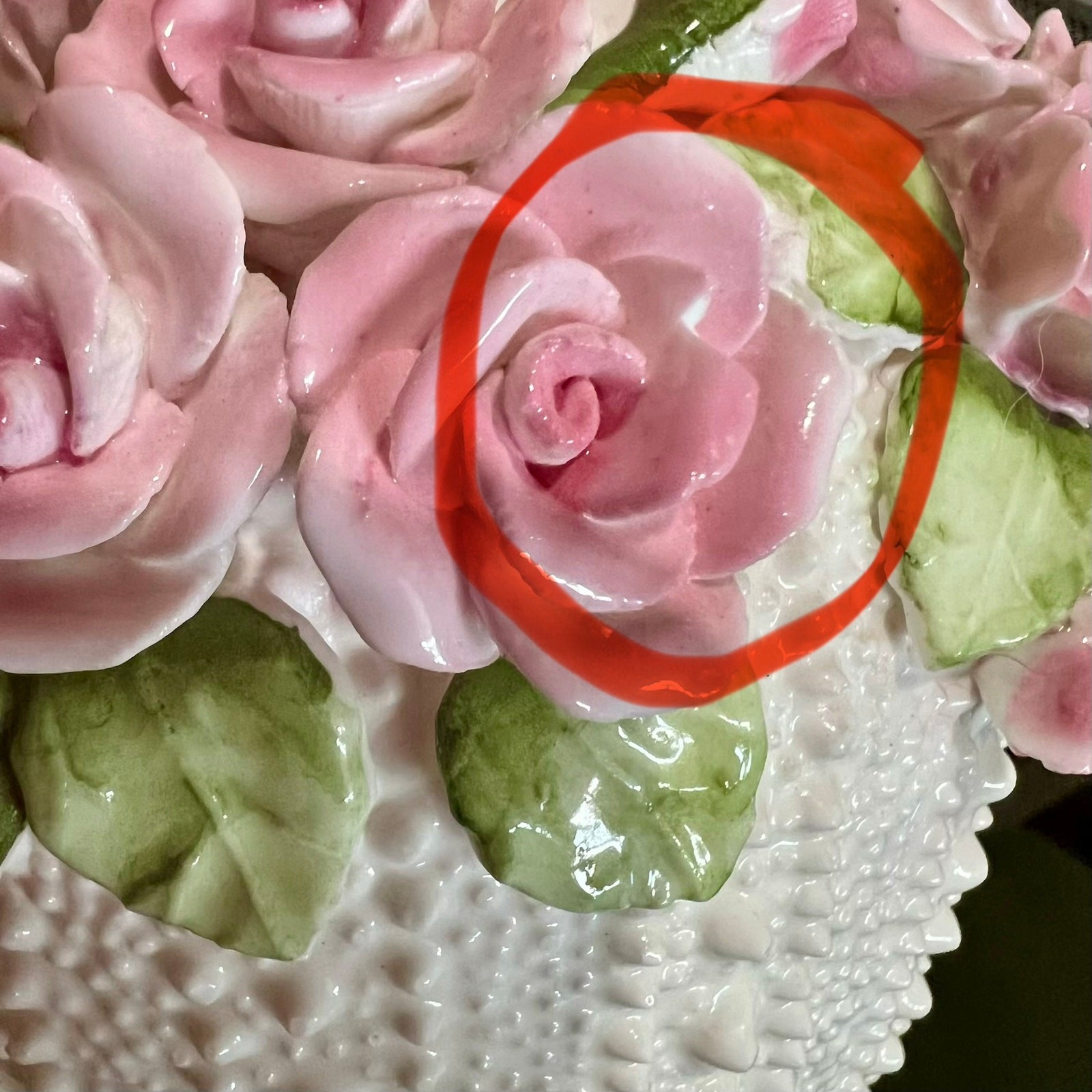 Vtg Jolie Fleurs Bone China Vase By Seymour Mann Sculptured Pink Roses 8-1/2″ T