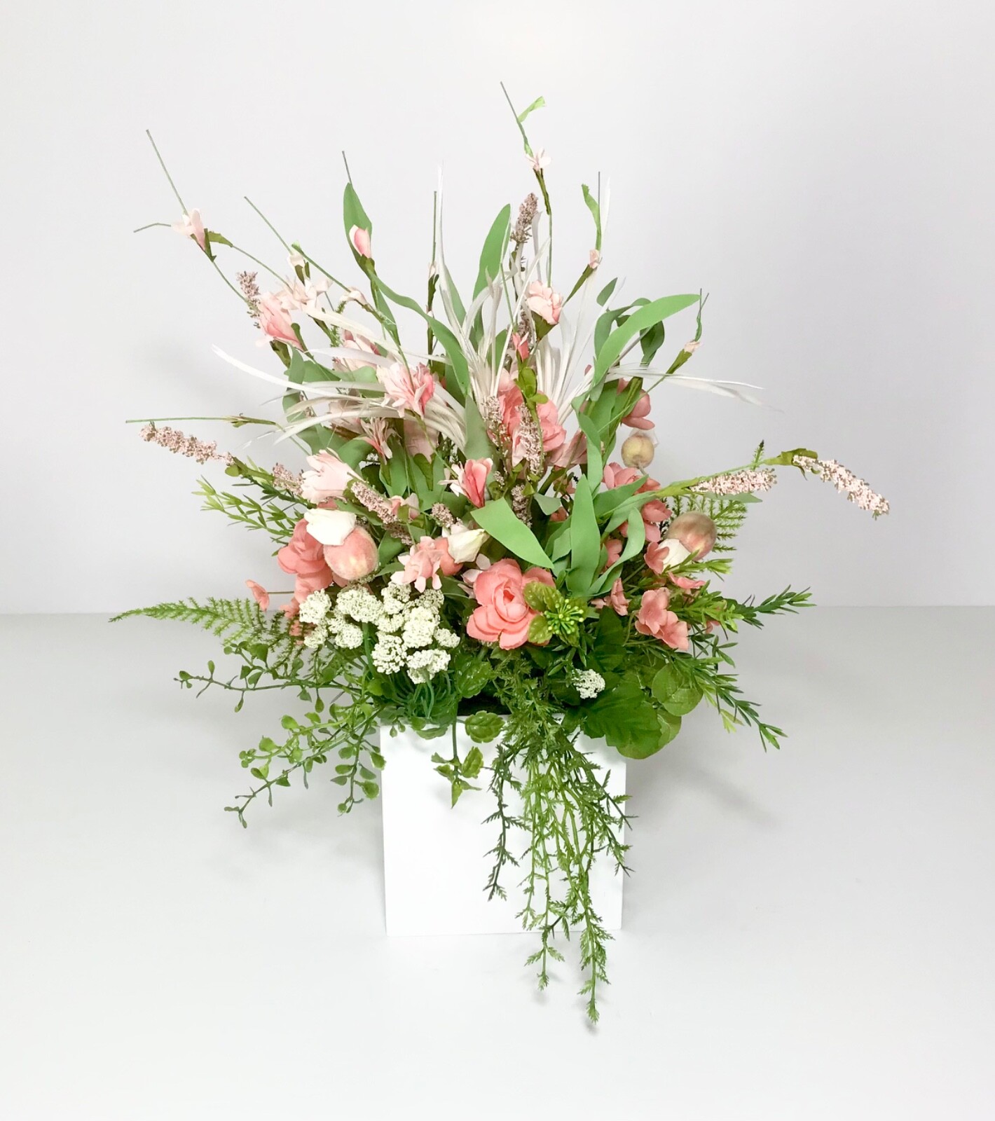 SUMMER PEACH PINK WHITE FLORAL ARRANGEMENT FLOWER CENTERPIECE HANDMADE GIFT NEW