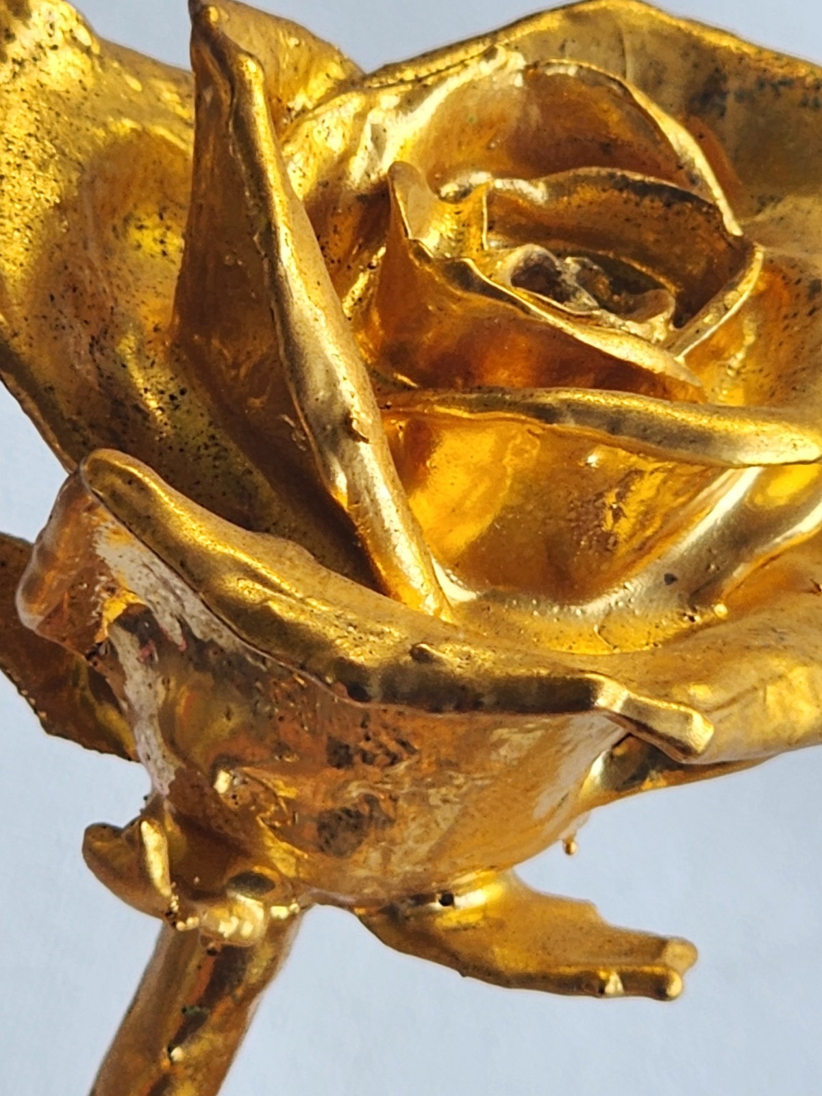 Vintage 12″ Gold Tone Long Stem Rose Decorative Metal Flower Floral Display