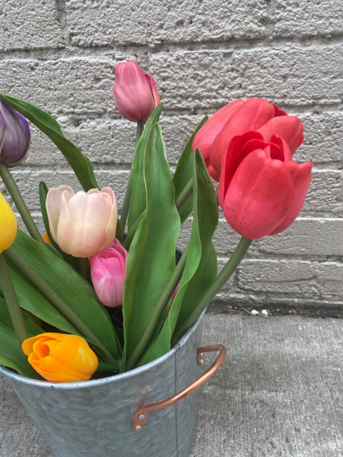 Vintage Artificial Tulip Plastic Flowers With Vase Country Style