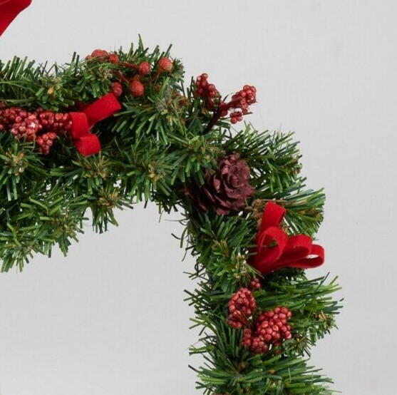 Christmas/Holiday Style 12″ Heart-Shaped Wreath