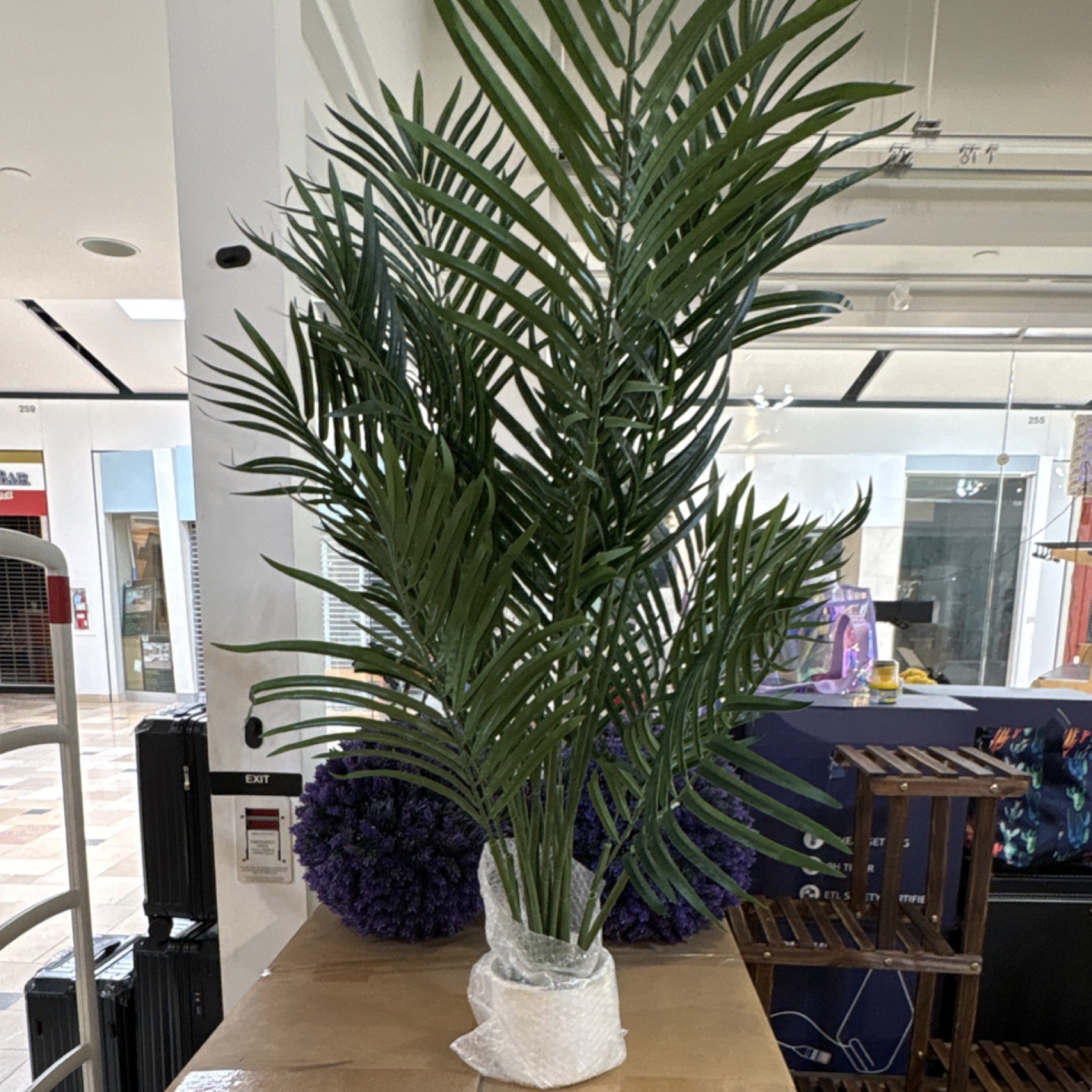 Artificial Palm Tree Green Plastic Houseplant Decorative Tropical Decor 4ft tall