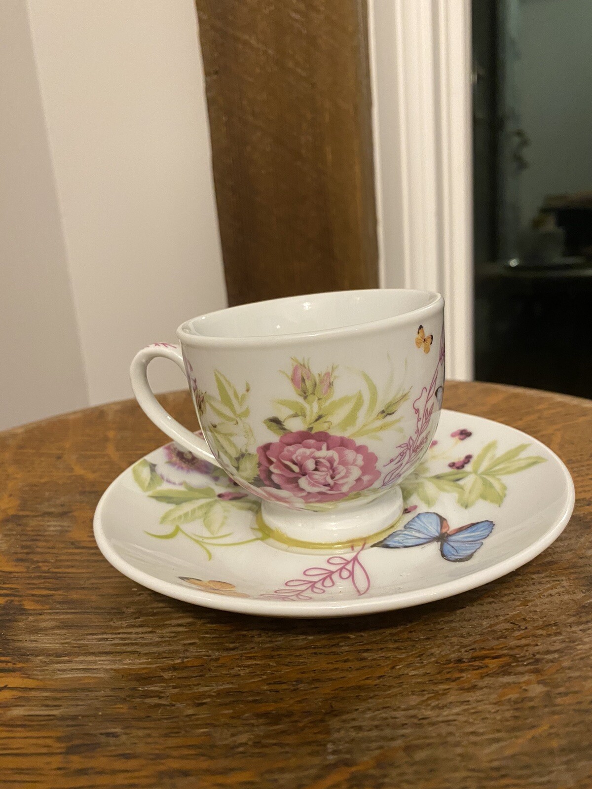 Flower Display – China – Cup Attached To Plate – Vintage Appearance