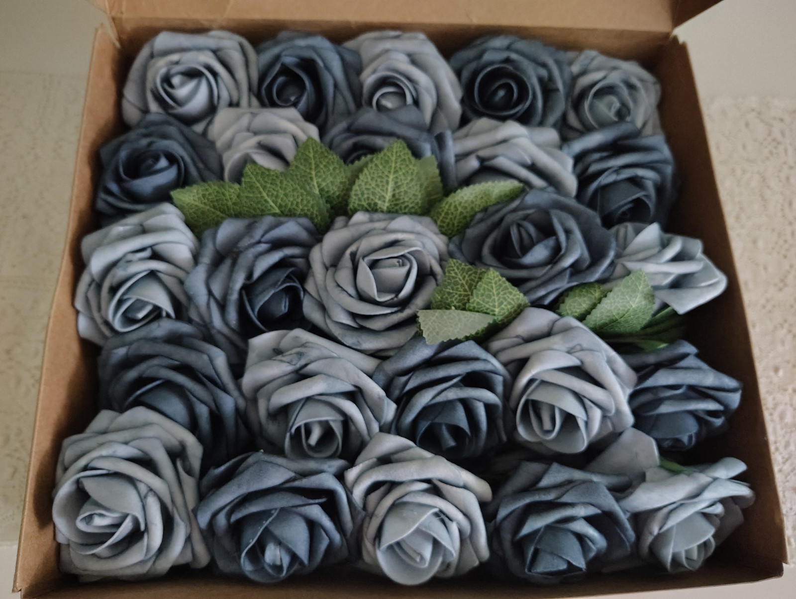 Innogear Artificial Roses Dusty Blue Shades 50 Piece Lifelike ~ NEW IN BOX