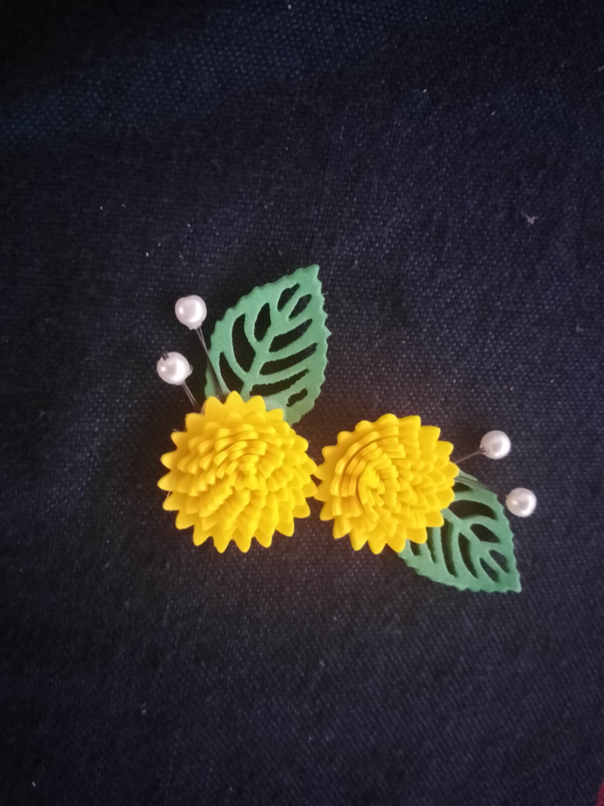 4.5cm artificial WITH LEAVE YELLOW COLOR FLOWERS 10pcs to 100pcs foam flower new