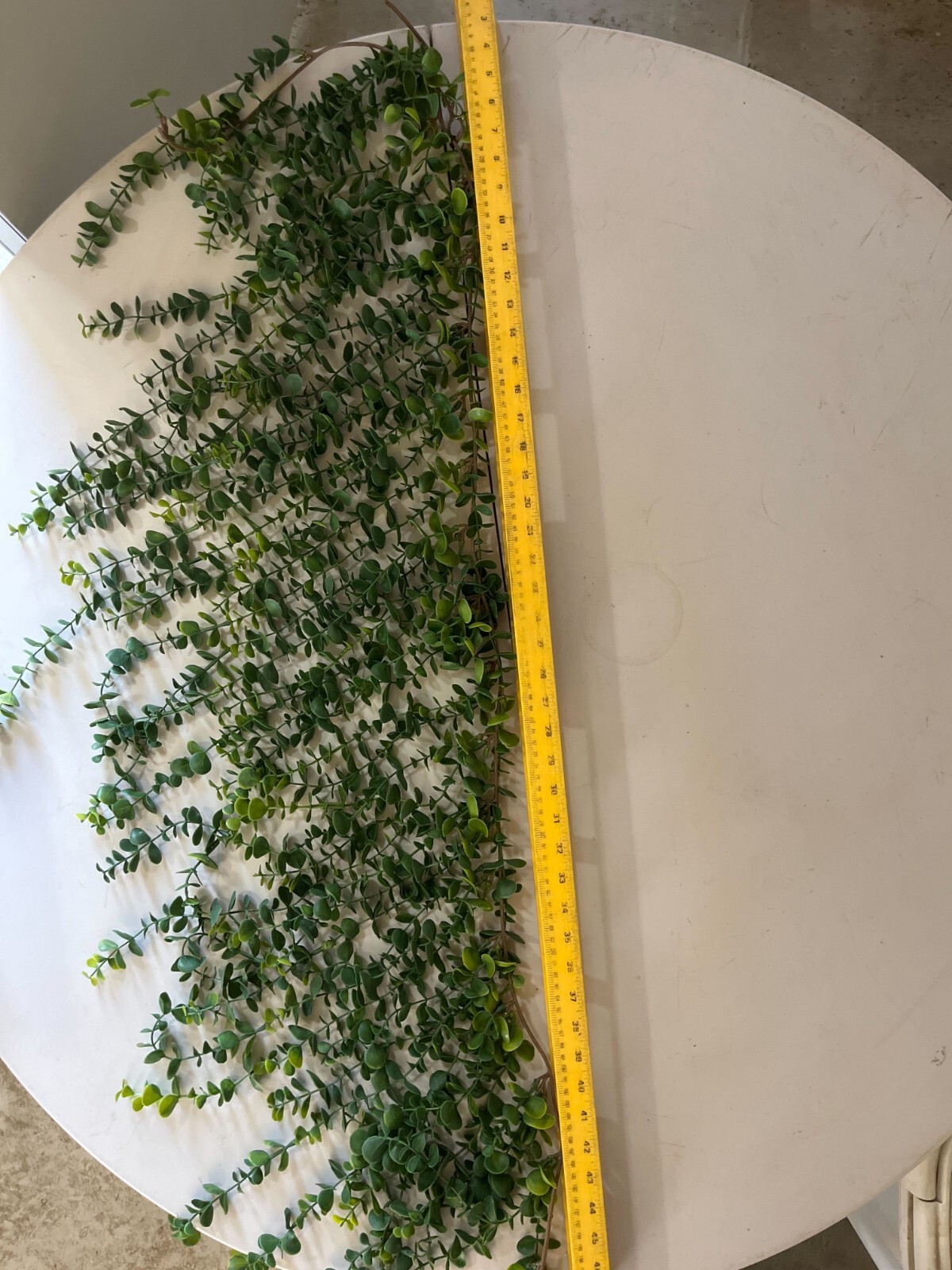 Artificial Plants & Garlands, Mixed varieties and sizes.