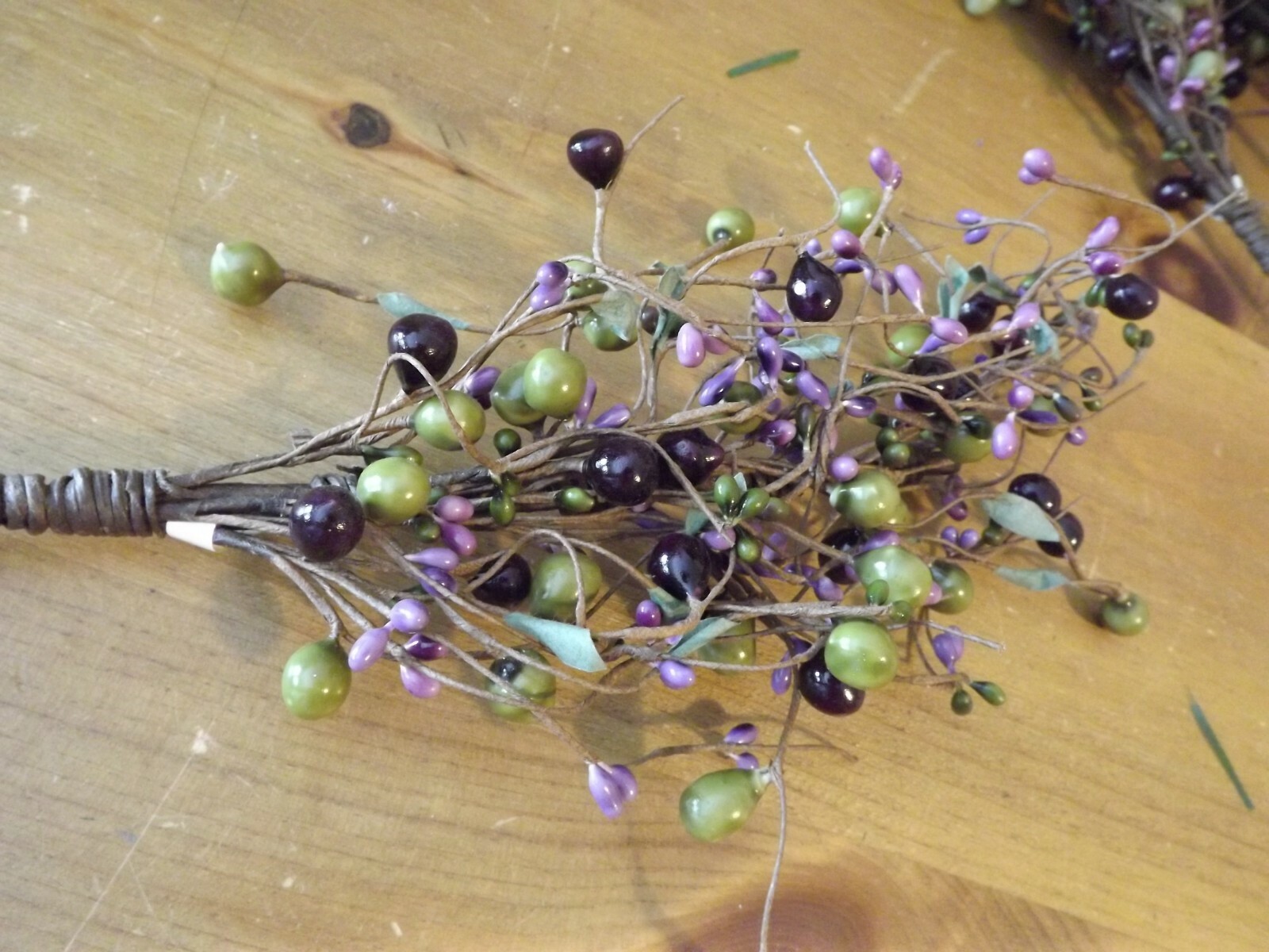 multicolor FAUX BERRY STEMS 20″ -25″ PICKS pip berries U CHOOSE COLOR