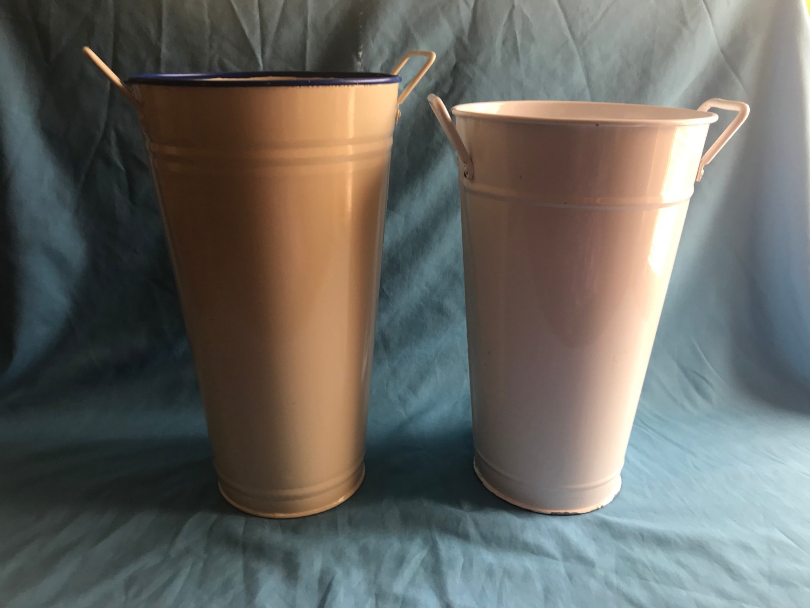 2 White & Beige / Tan Pre-Owned Shabby-Chic Metal Flower Stand Buckets / Vase