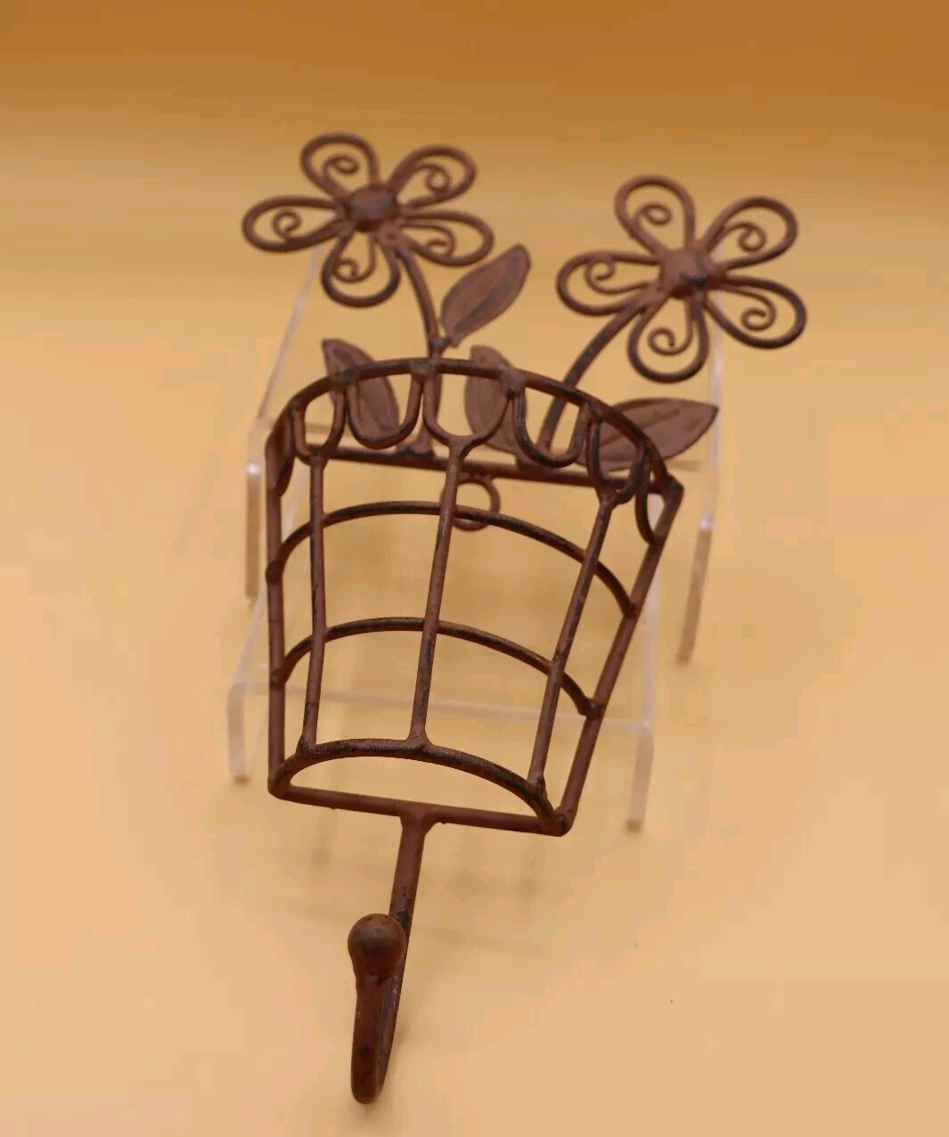 Brown Metal Wire Basket Hook Flowers Wall Art
