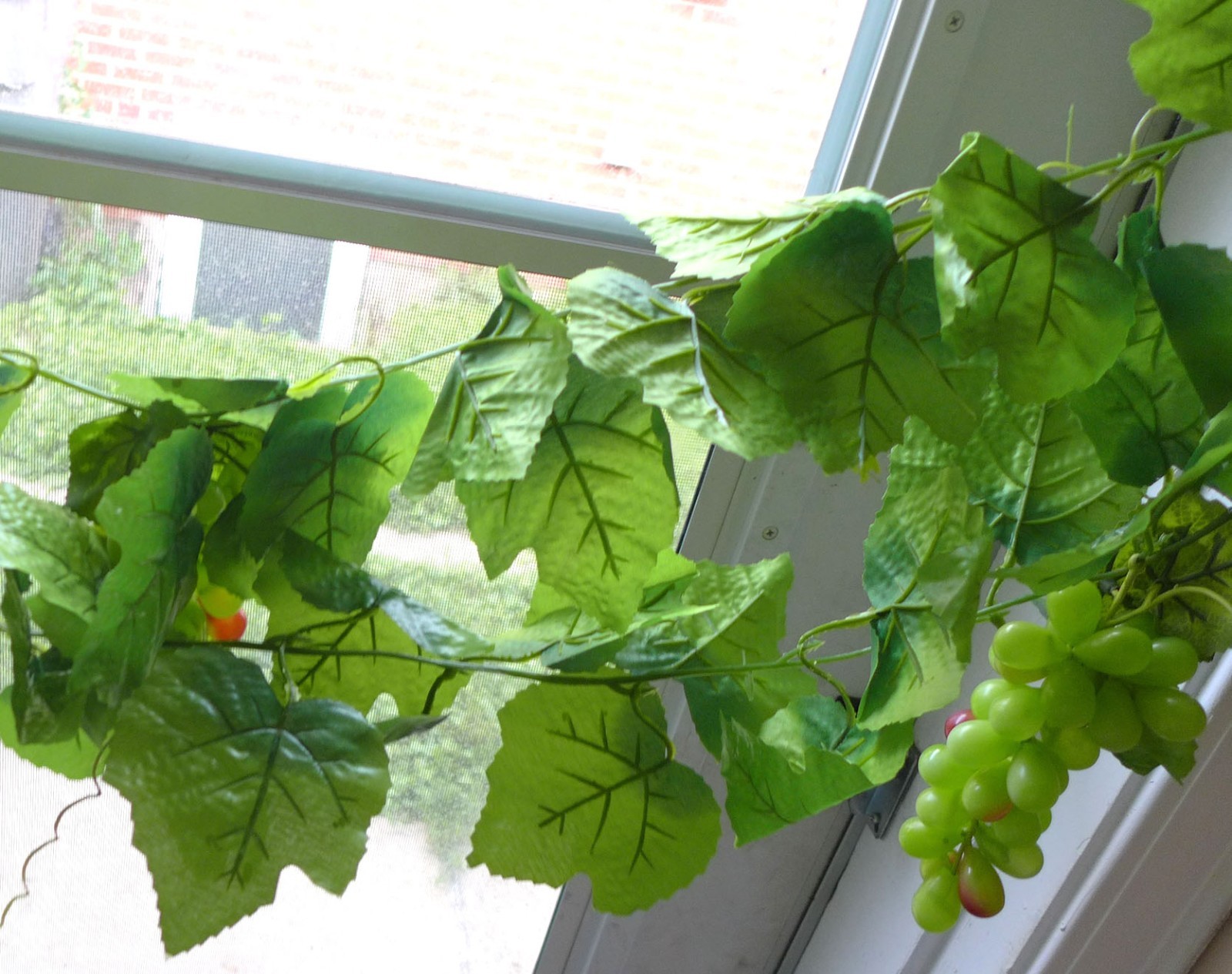 90″ The Big Vine With 3 Bunch Grapes Artificial Plastic Fruits Plants ( Green)