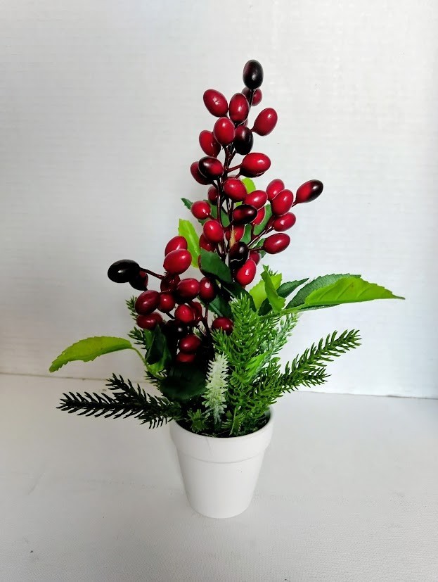 Berry table favor table decoration