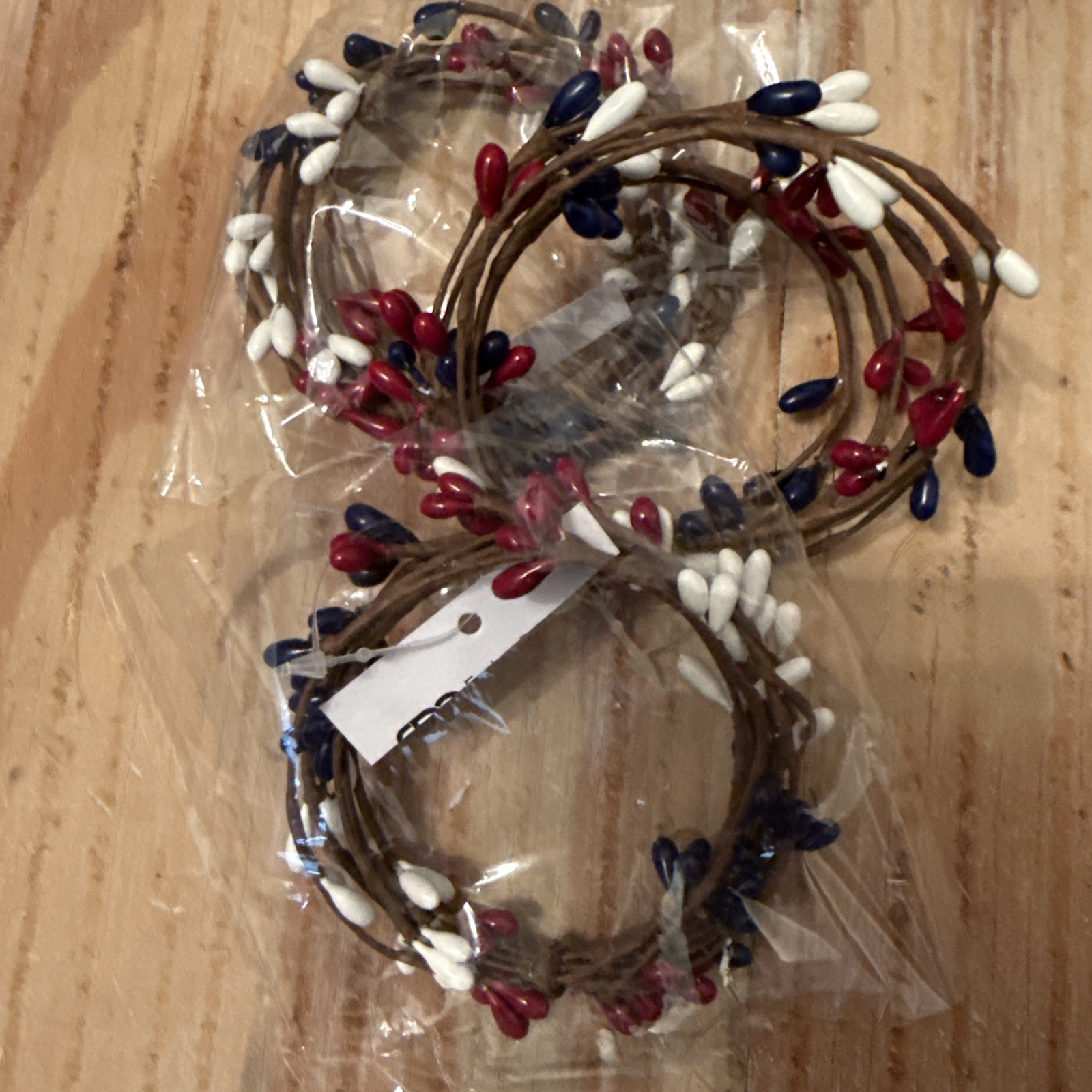 Primitive Pip Berry Garland ~ 3 Rolls single ply roping ~ RED WHITE BLUE – 6 Ft