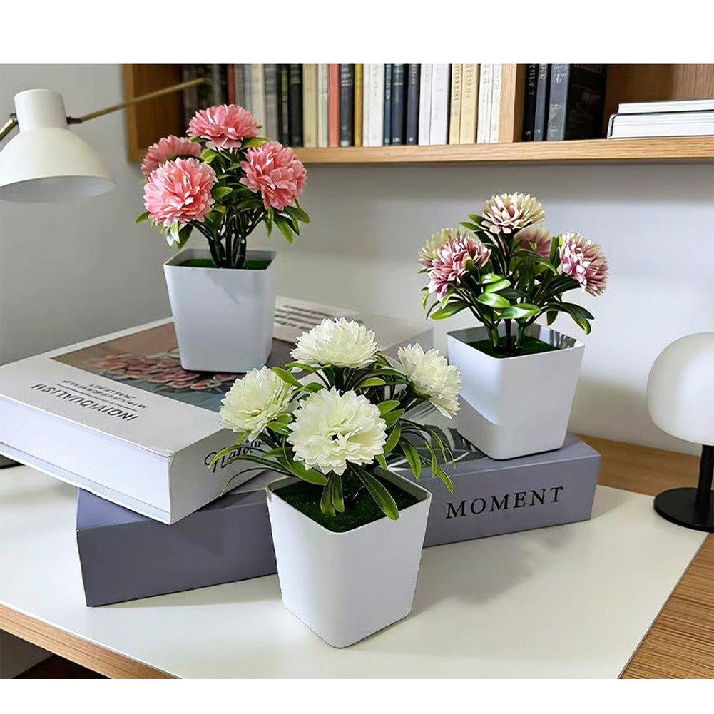Beautifully Crafted Fake Flowers with Natural Color Transitions for Home