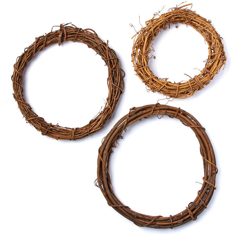 Set of 6 Assorted Sized Natural Grapevine Wreaths – 8″, 10″, 12″