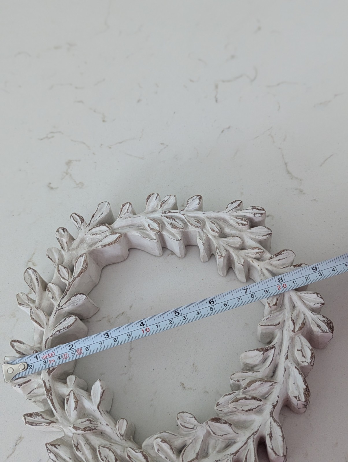 White Resin Wreath 9″ Diameter Christmas/Year-round Farmhouse Gallery Wall EUC