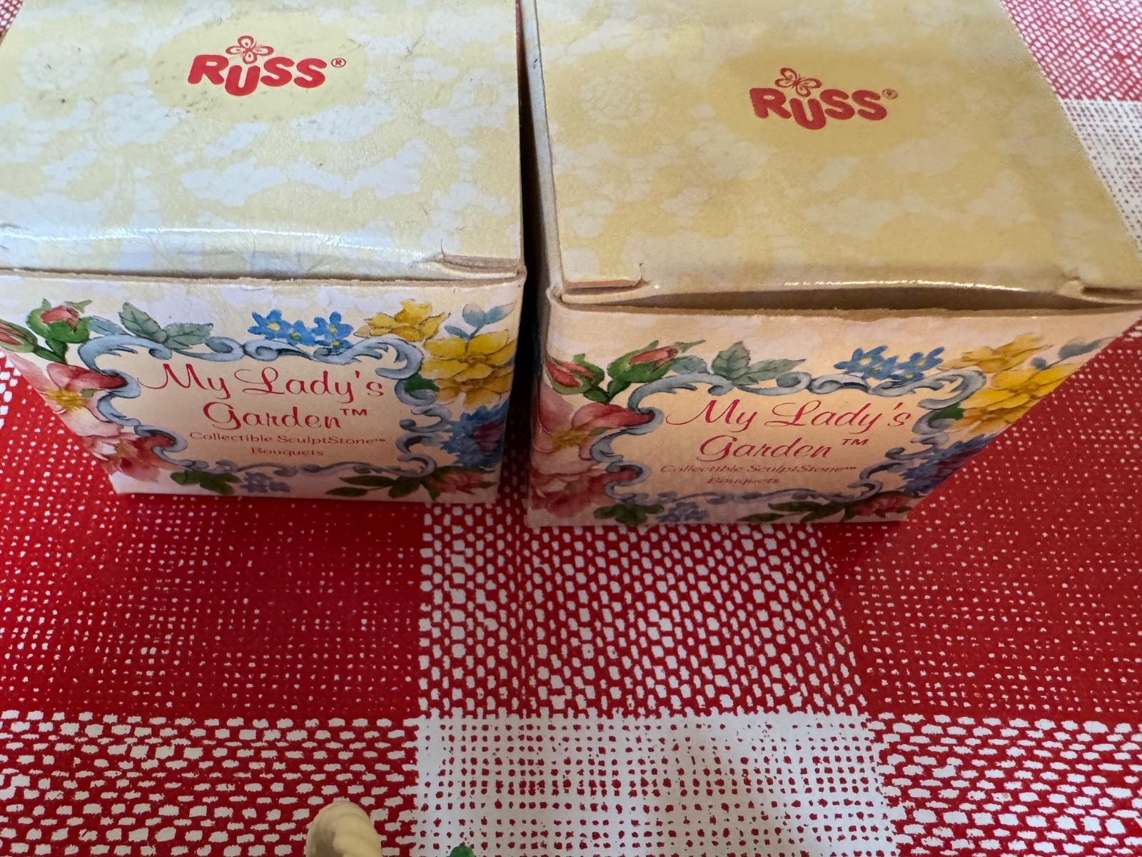 My Lady’s Garden mini ceramic flowers in pot, lot of 2