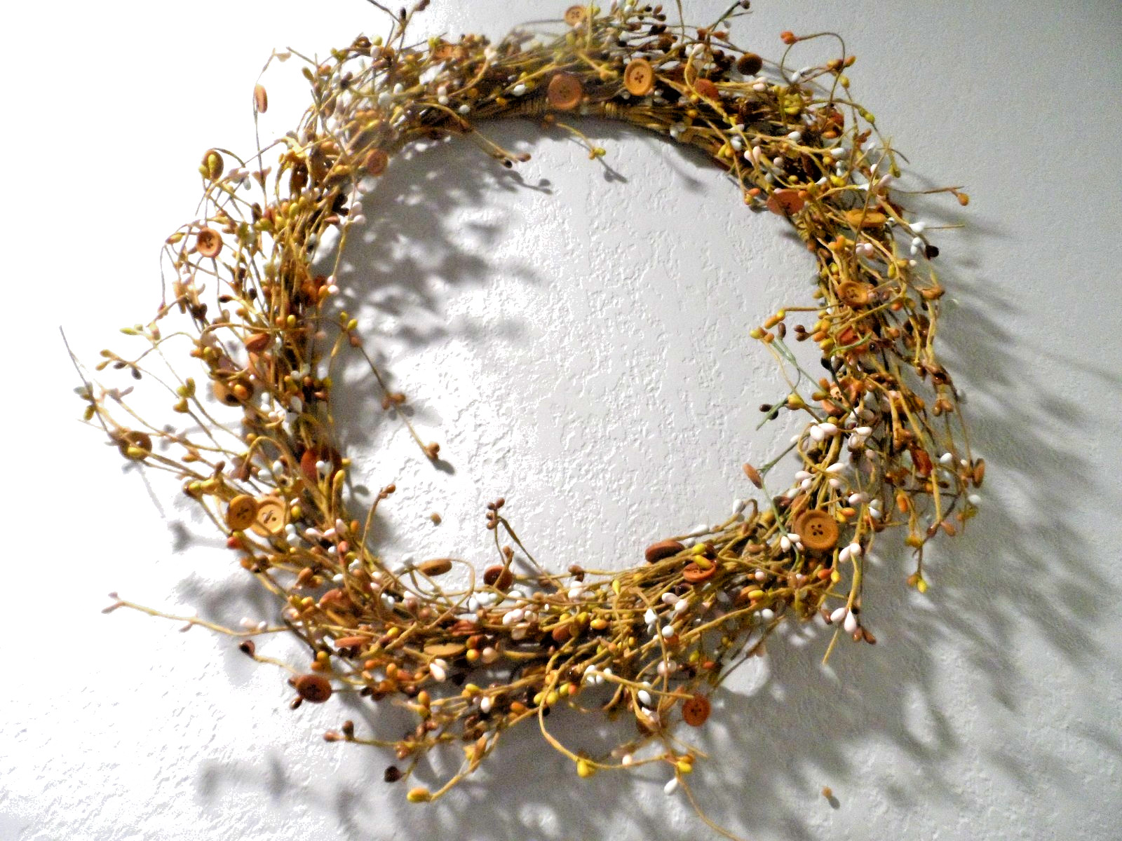 16 INCH ROUND PIP BERRY ALL OCCASION WREATH
