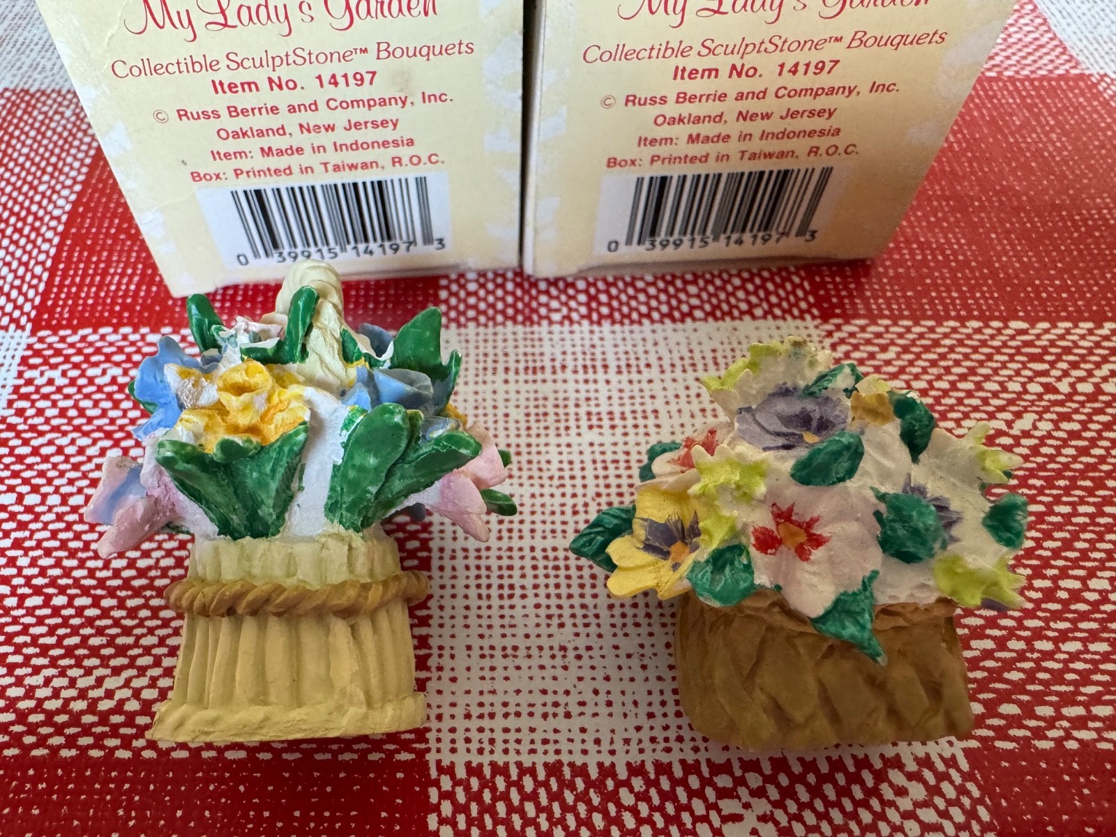 My Lady’s Garden mini ceramic flowers in pot, lot of 2