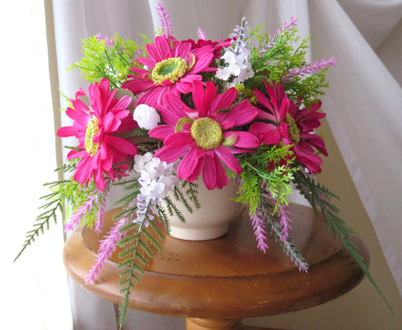 BEAUTIFUL FLORAL ARRANGEMENT ARTIFICIAL SILK/PLASTIC FLOWERS 8″x 9″ NEW