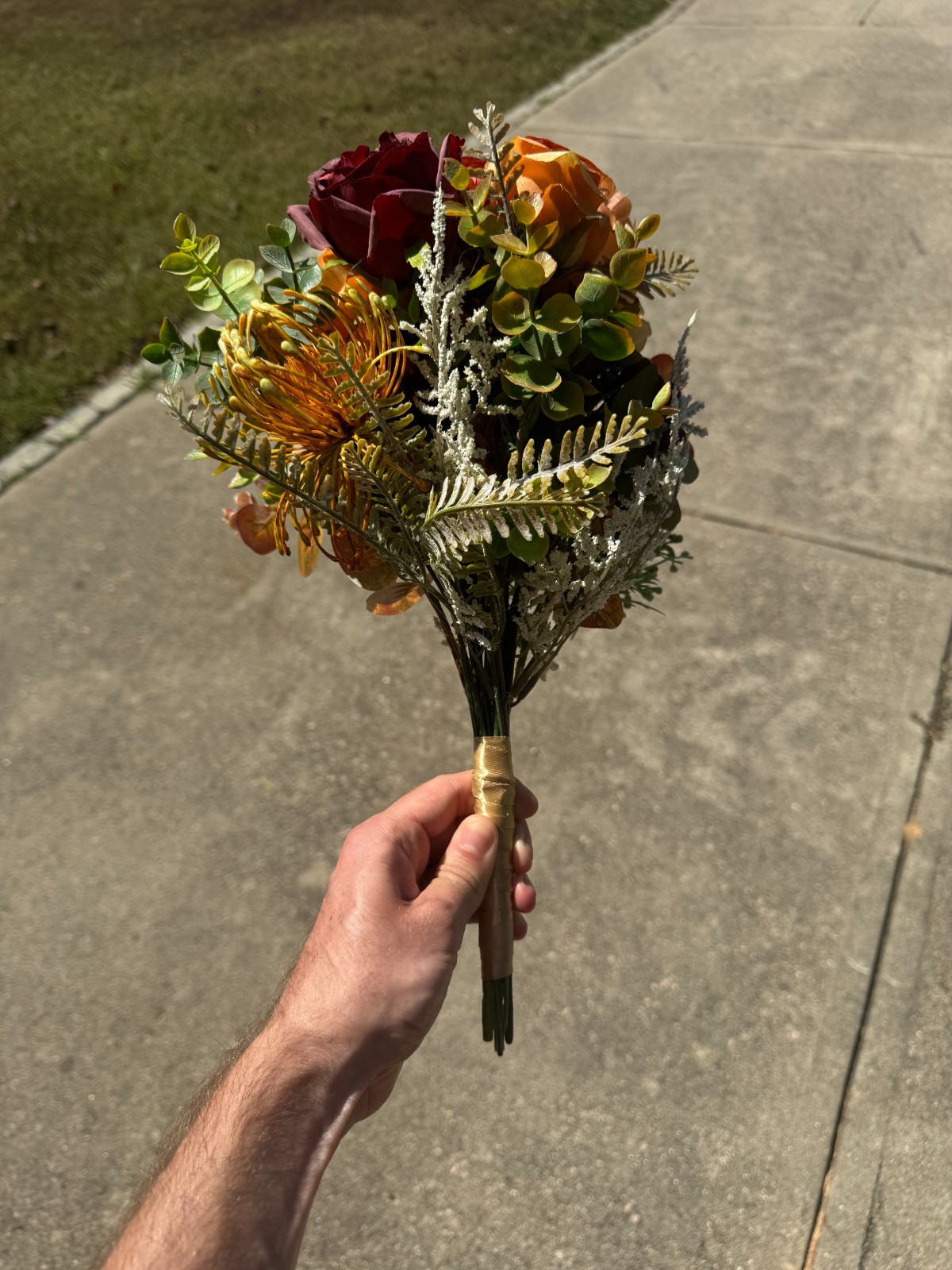 Faux/Artificial Festive & Holiday Decorative Flowers