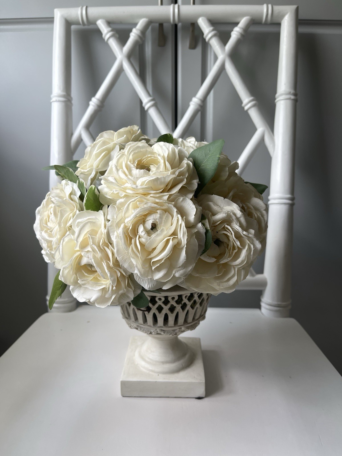 NDI Floral Arrangement White Cream Lattice Trellis Urn Pedestal Vase Used
