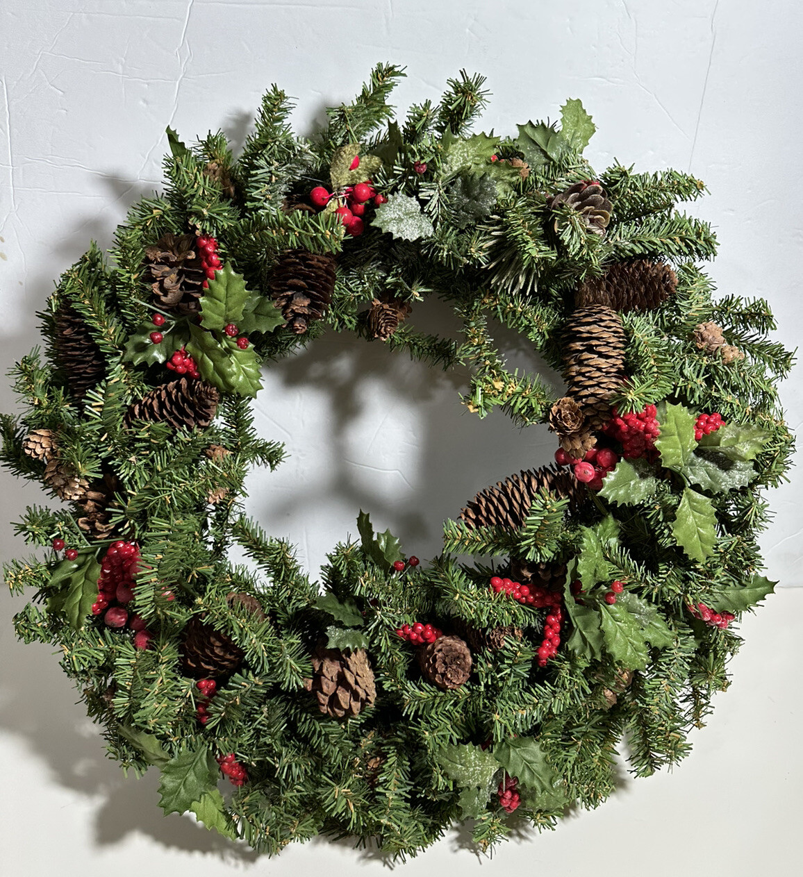 Vintage Garland Natural Berry Pine Style Christmas Door Wreath 18”