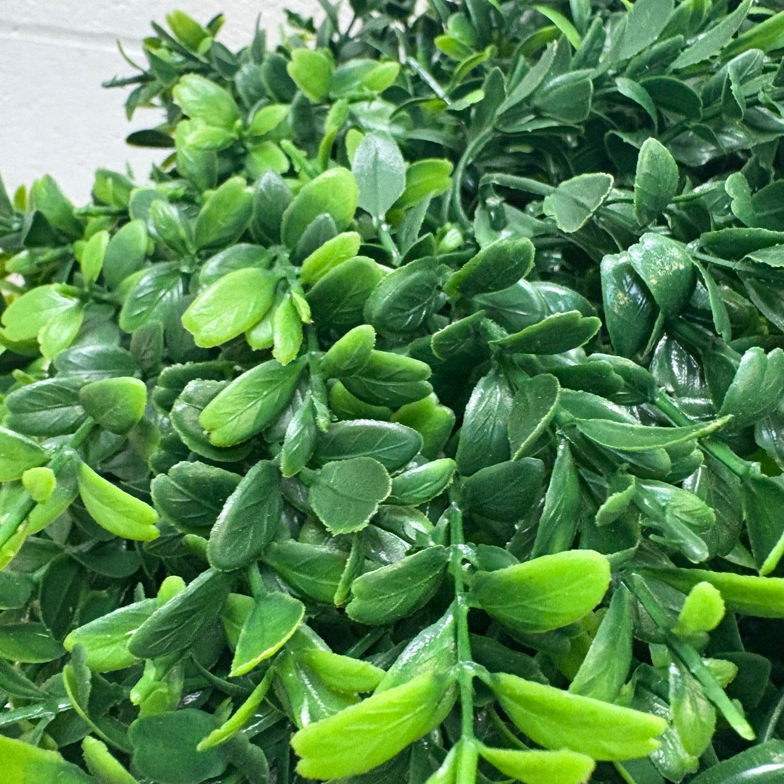 Garvee Set-of-2 Artificial Topiary Boxwood Ball Trees 20″ Front Porch – Green