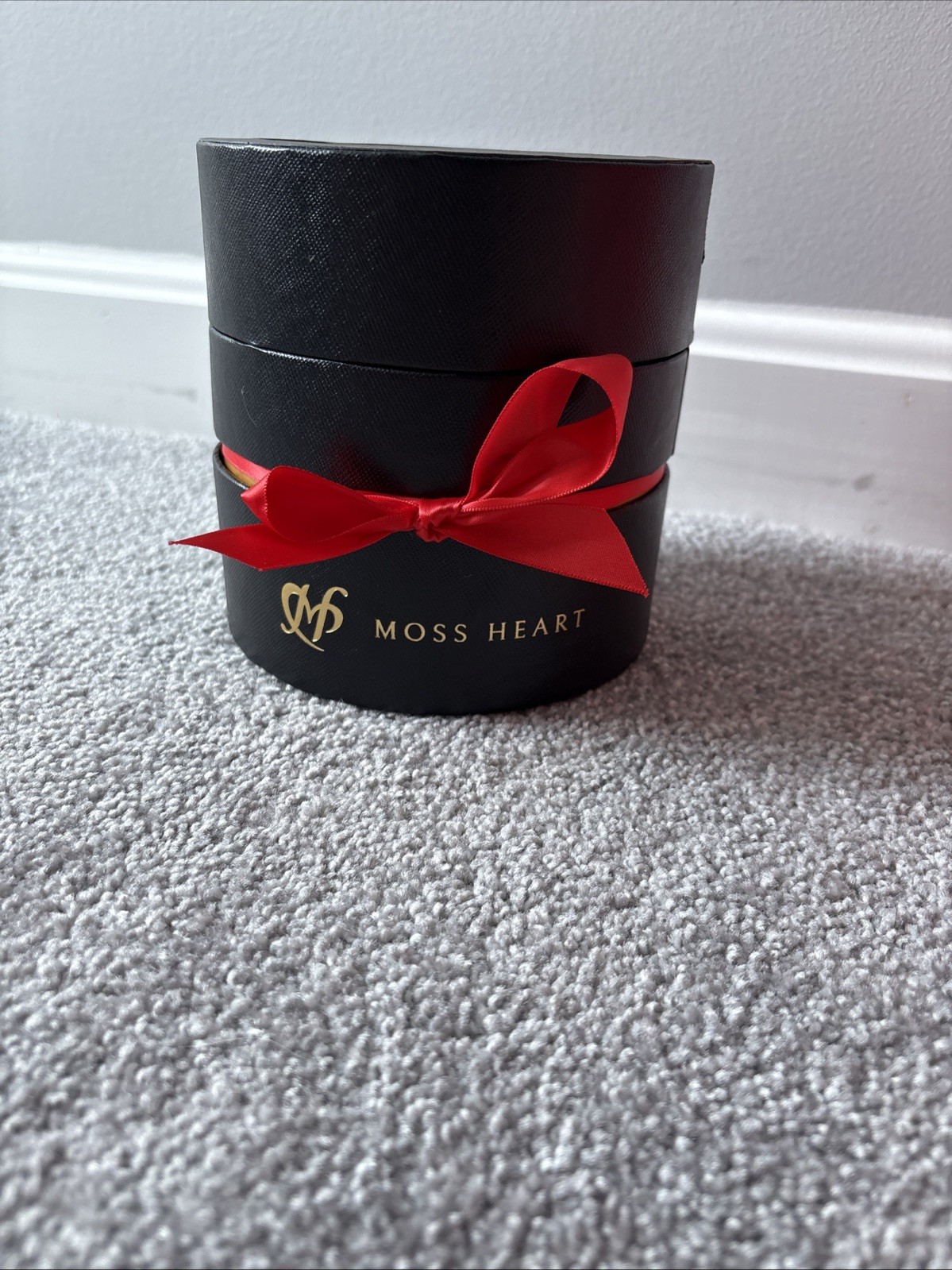 Moss Heart Preserved Red Roses Box with Ribbon and Lid