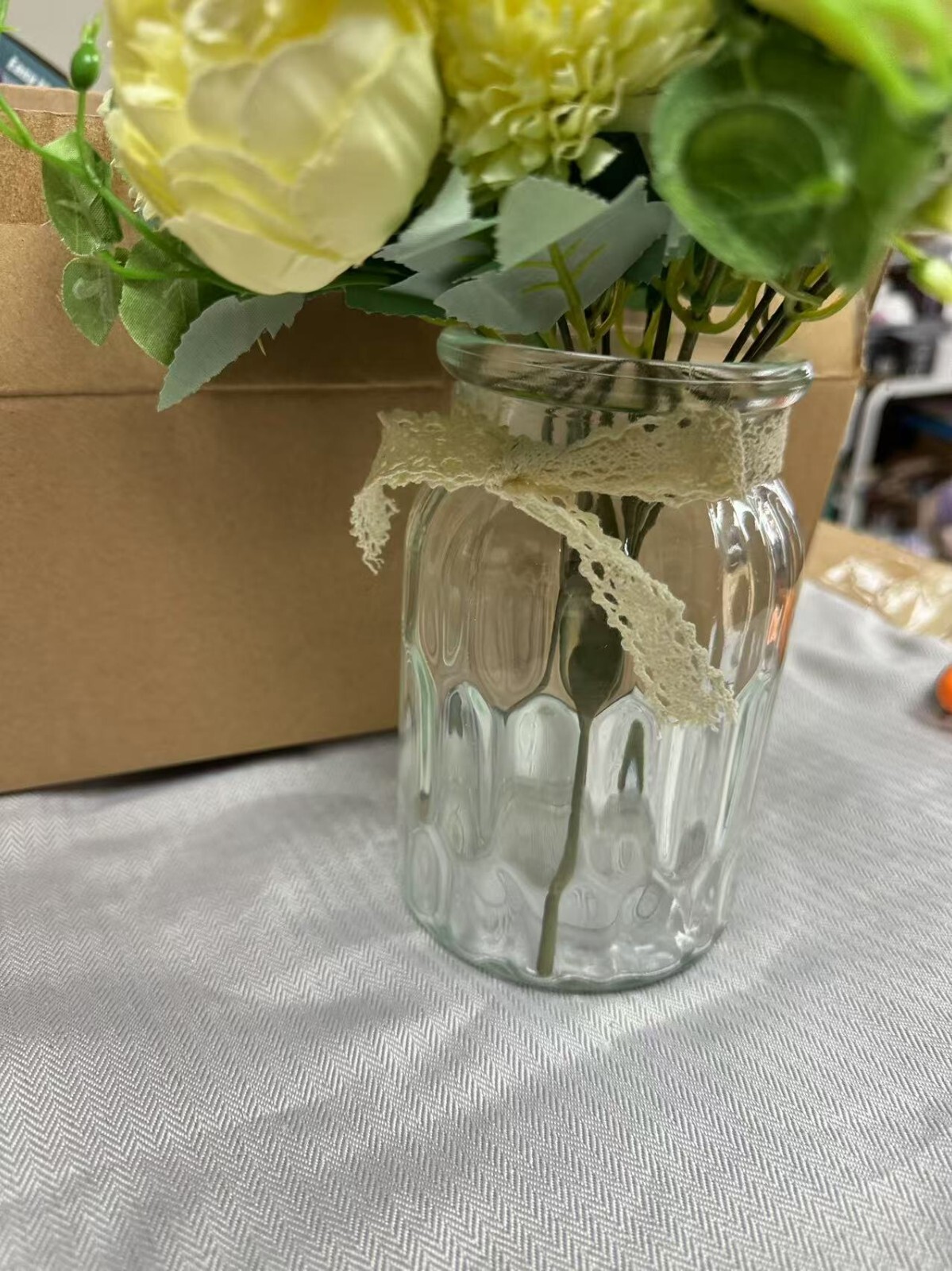 Fake Flowers with Vase, Silk Roses Artificial Flowers in Vase, Faux Flower