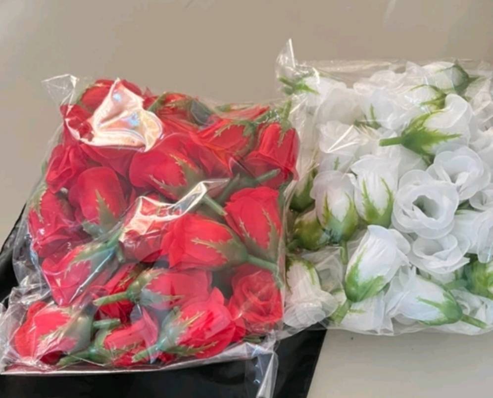100pcs Rose Head fabric Plastic Artificial Craft Supplies Home Decor Size 1×2″