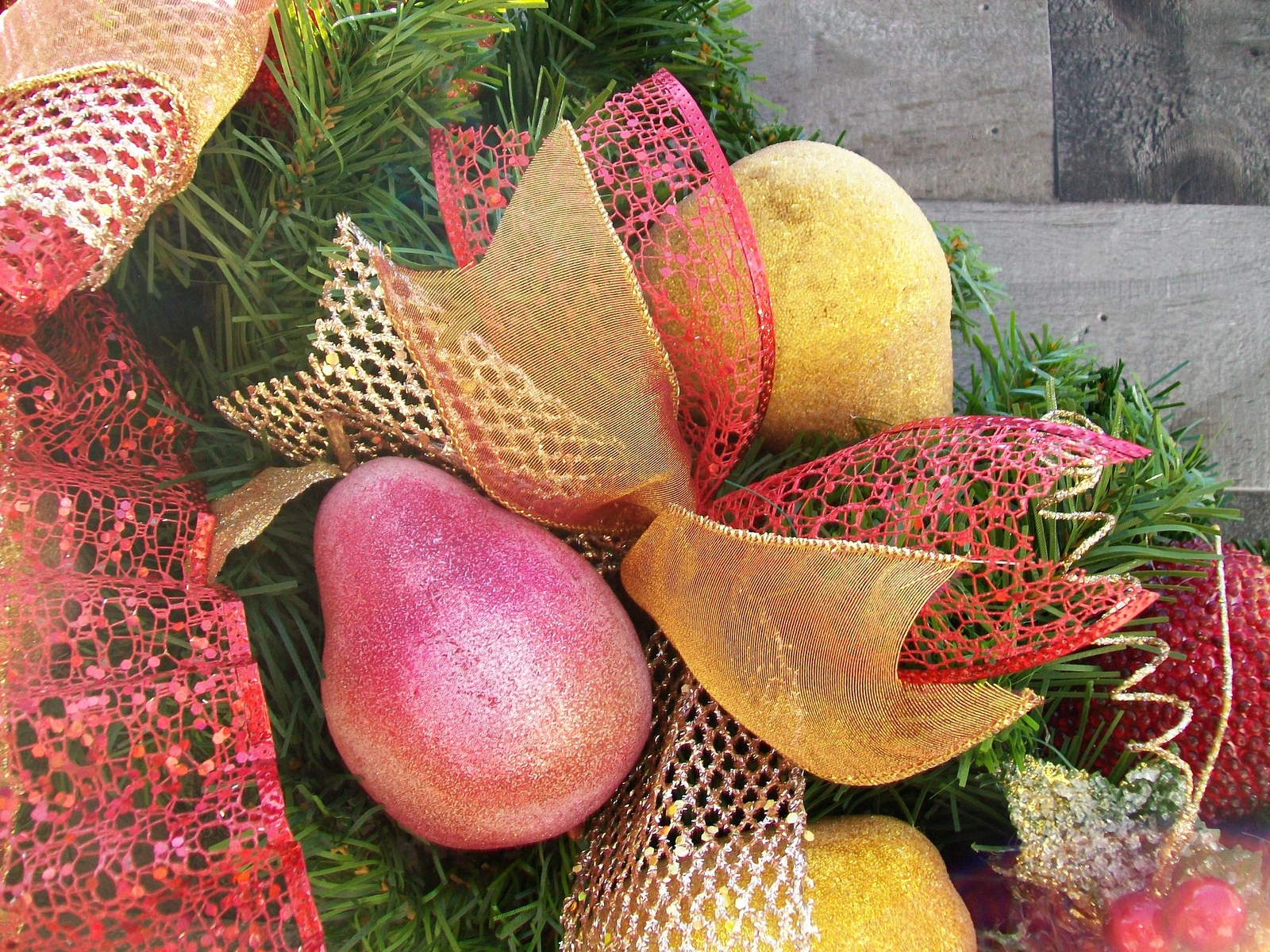 Extra Large 34-Inch Pine Frosted Fruit Decorated Christmas