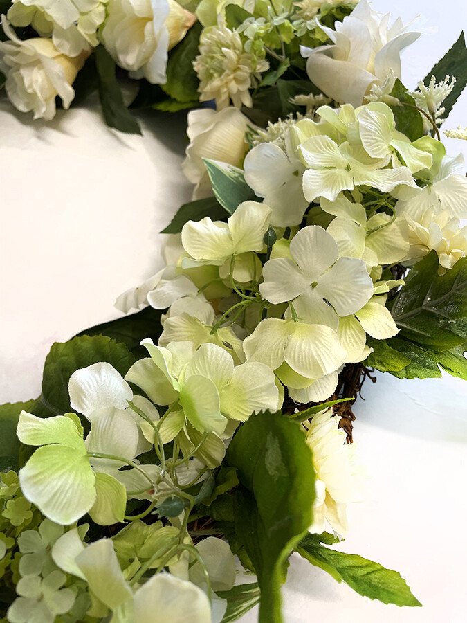 Ivory Floral Wreath White/Cream/Green 20in