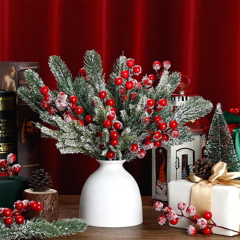 20/26cm Snow White Artificial Pine Needle Branches with Holly Berry Xmas Wreath