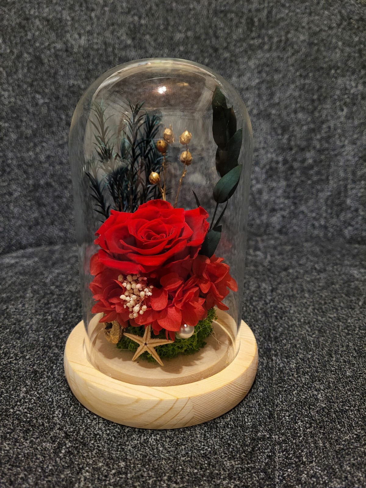 Flower Decoration Glass Cover Wooden Base Valentine’s Day Gift for Girlfriend’