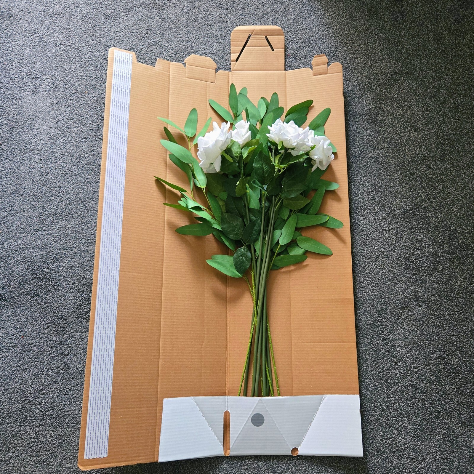 12pcs Artificial Natural White Rose Eucalyptus Leaves Bouqute