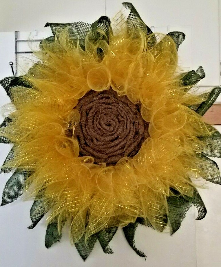 DECO MESH AND BURLAP SUNFLOWER WREATH