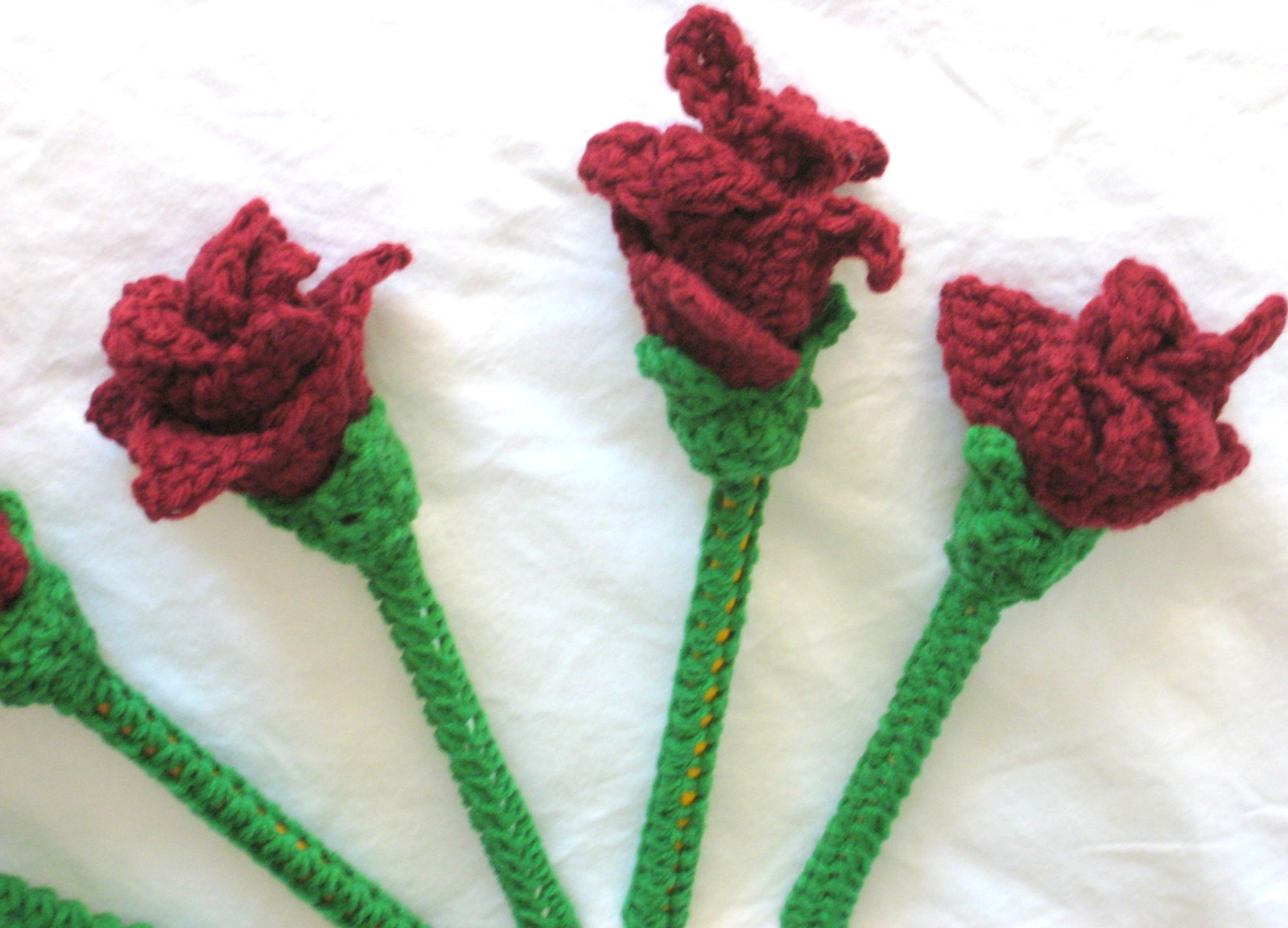 6 HANDMADE Knit CROCHET Long GREEN Stem MAROON ROSE Flower FLORAL Decor BOUQUET!