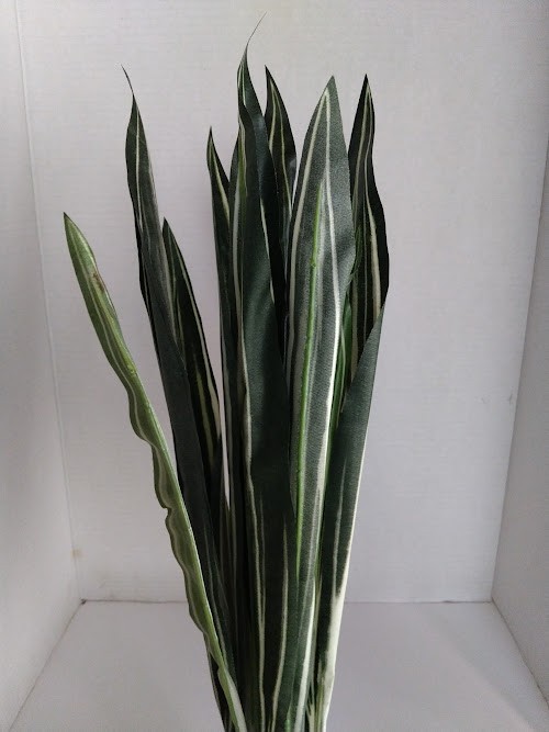 20″ Artificial dracaena bush