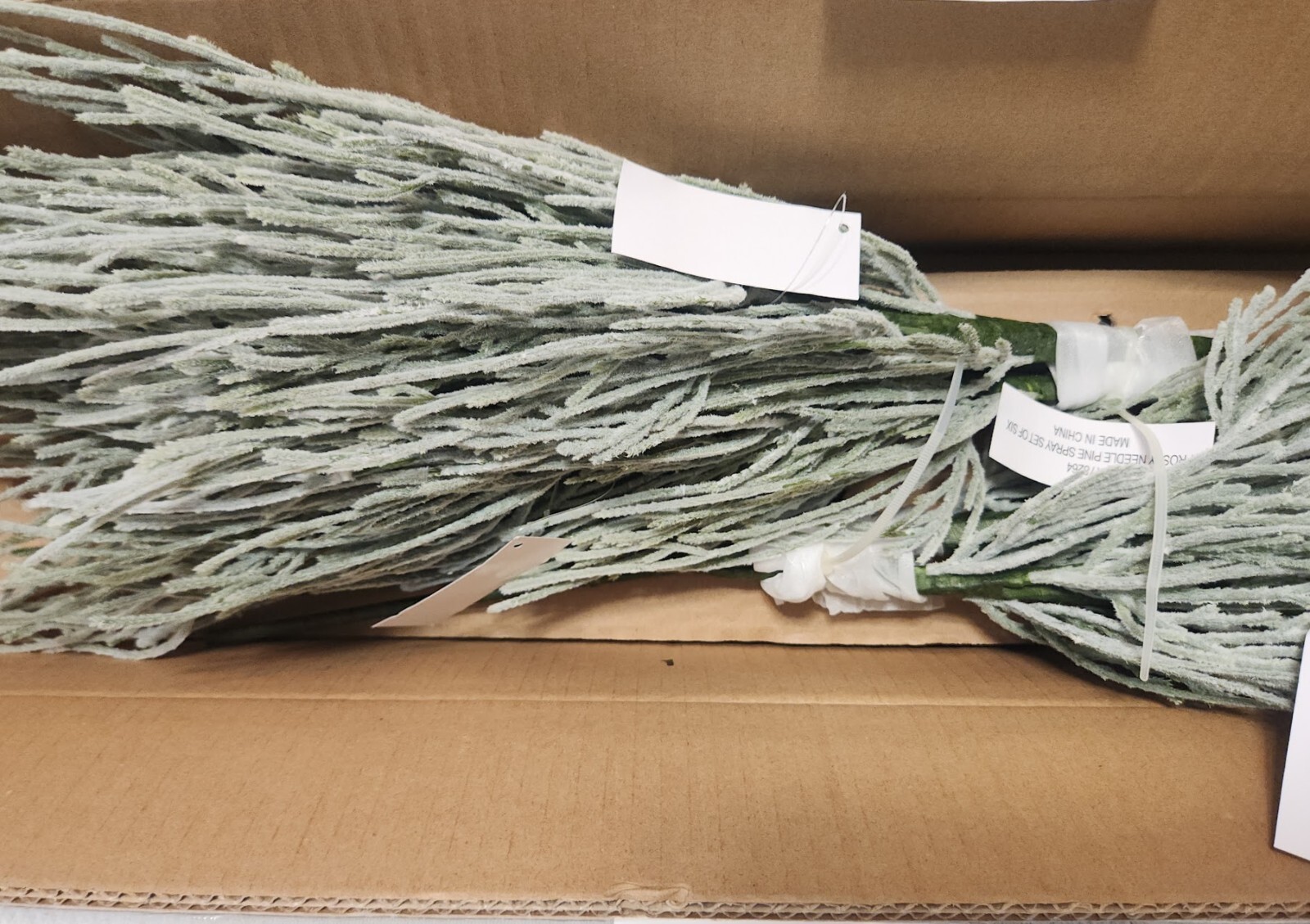 Frontgate Exclusive FROSTY NEEDLE PINE Set of 6 Artificial Sprays 28″ Long NIB