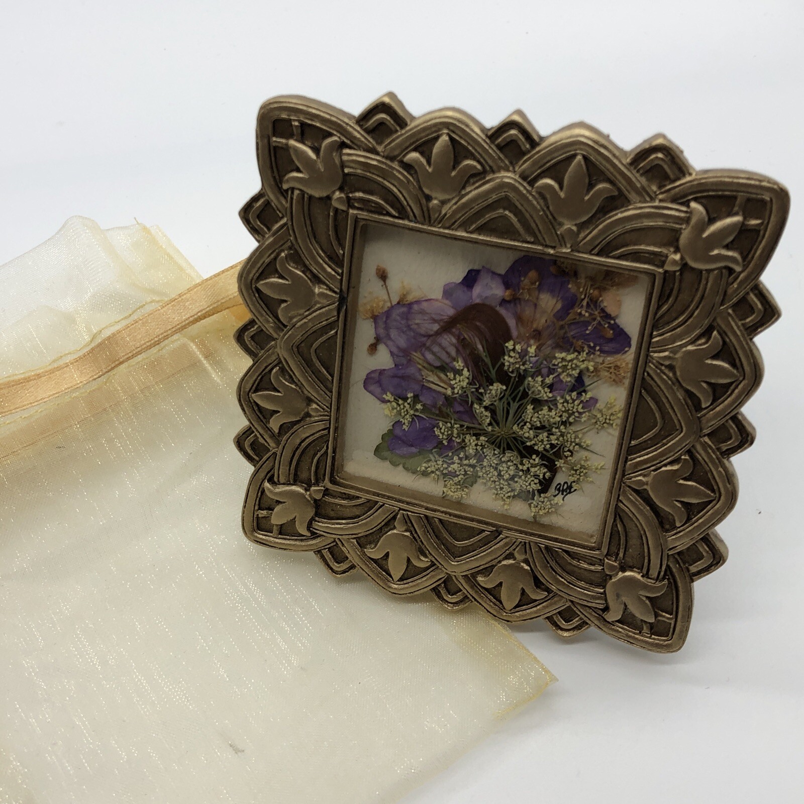A UNIQUE Handmade FRAMED FLOWER Picture with Real Dried Flowers One-Of-A-Kind