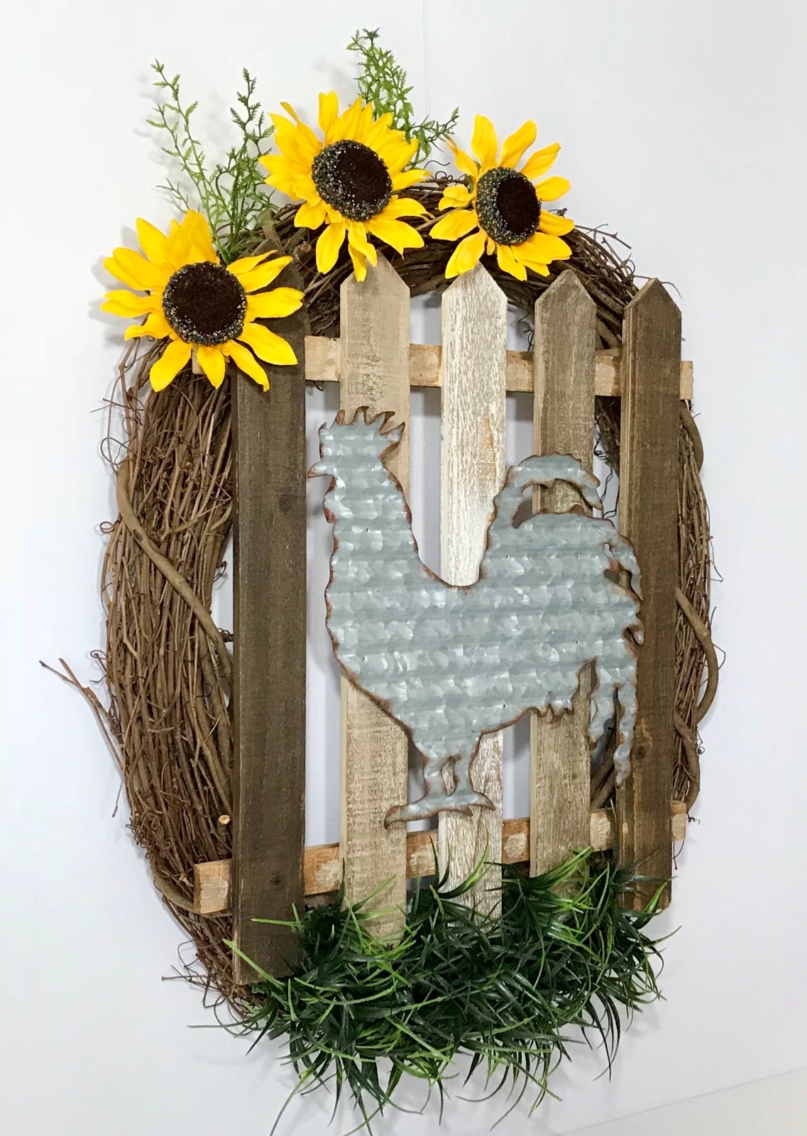 OVAL GRAPEVINE WREATH WOODEN FENCE GALVANIZED METAL ROOSTER SIGN SUNFLOWERS NEW