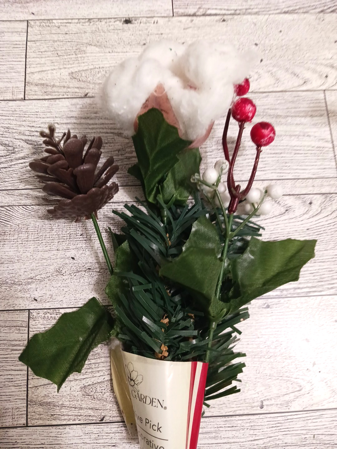 Flowers autumn fall winter cotton pine cone holly berry bouquet lot of 6