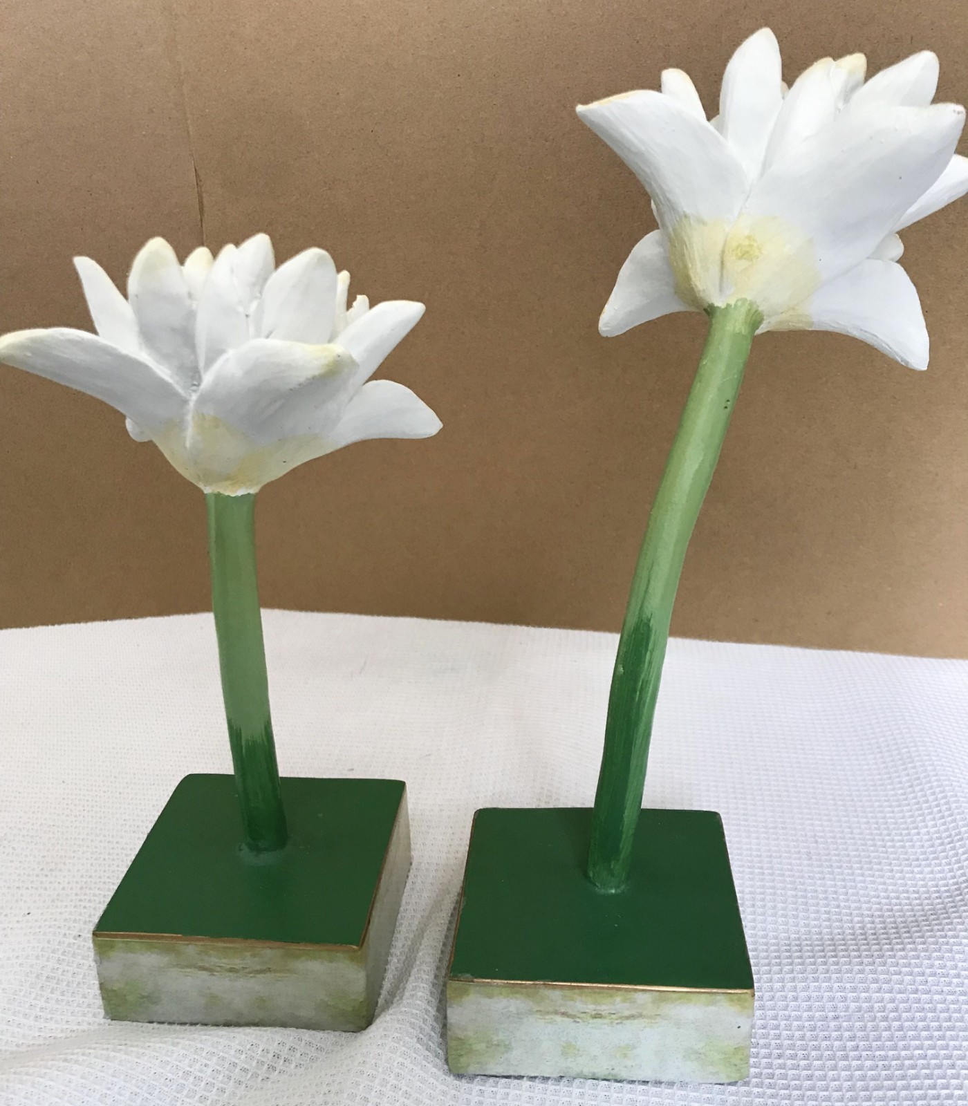 Set of 2 ASHLAND Spring Printemps Lily Pond Lotus Resin Flower Home Accent Decor