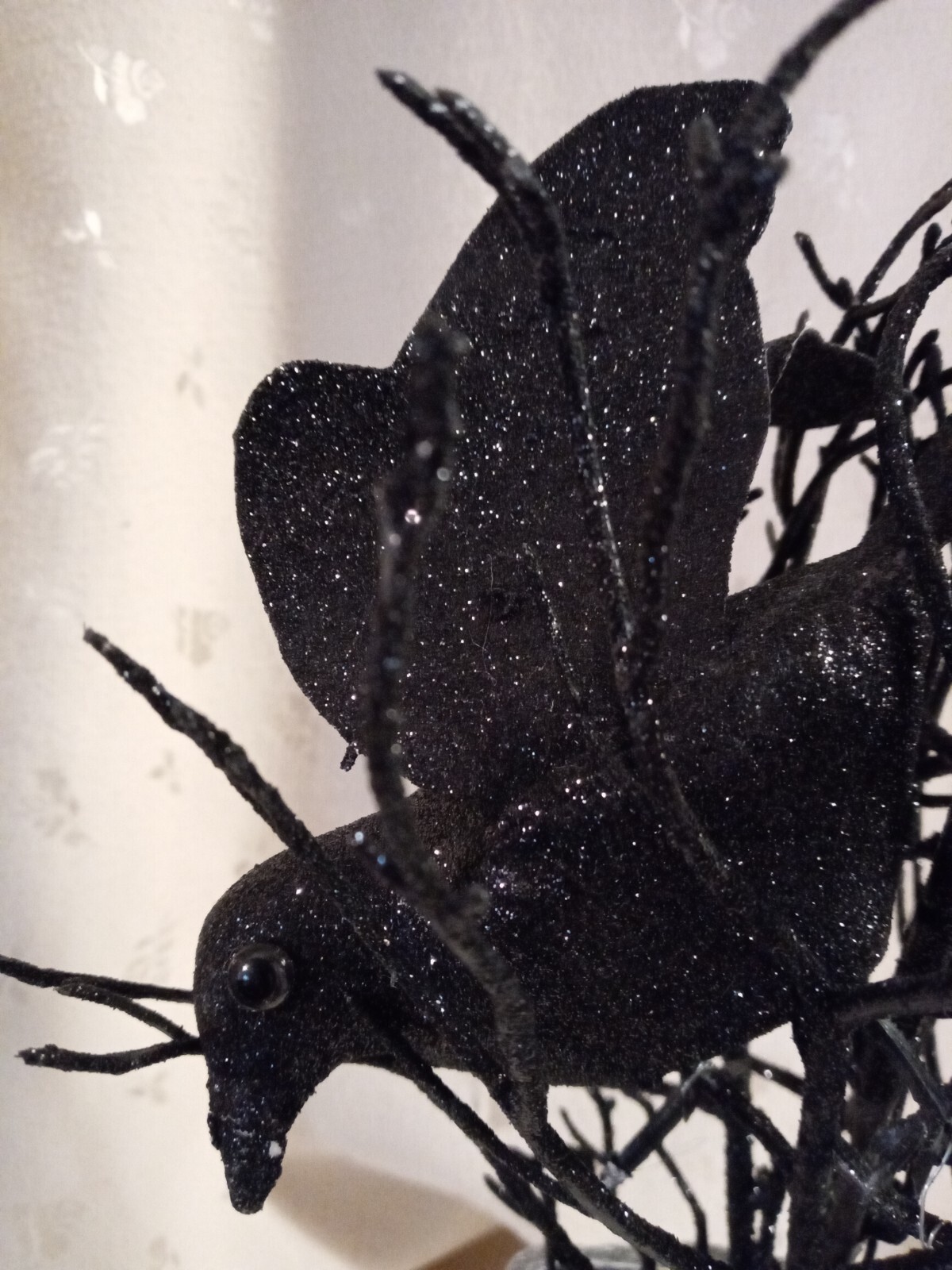 NWT Halloween Floral Arrangement-Blk Glitter Crow in Blk Glitter Tree – 16″T