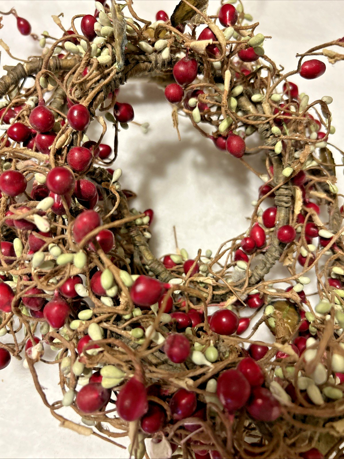 56″ Rustic RED PIP BERRY Pale Green /Cream Bud Window Shelf Garland Swag Vine