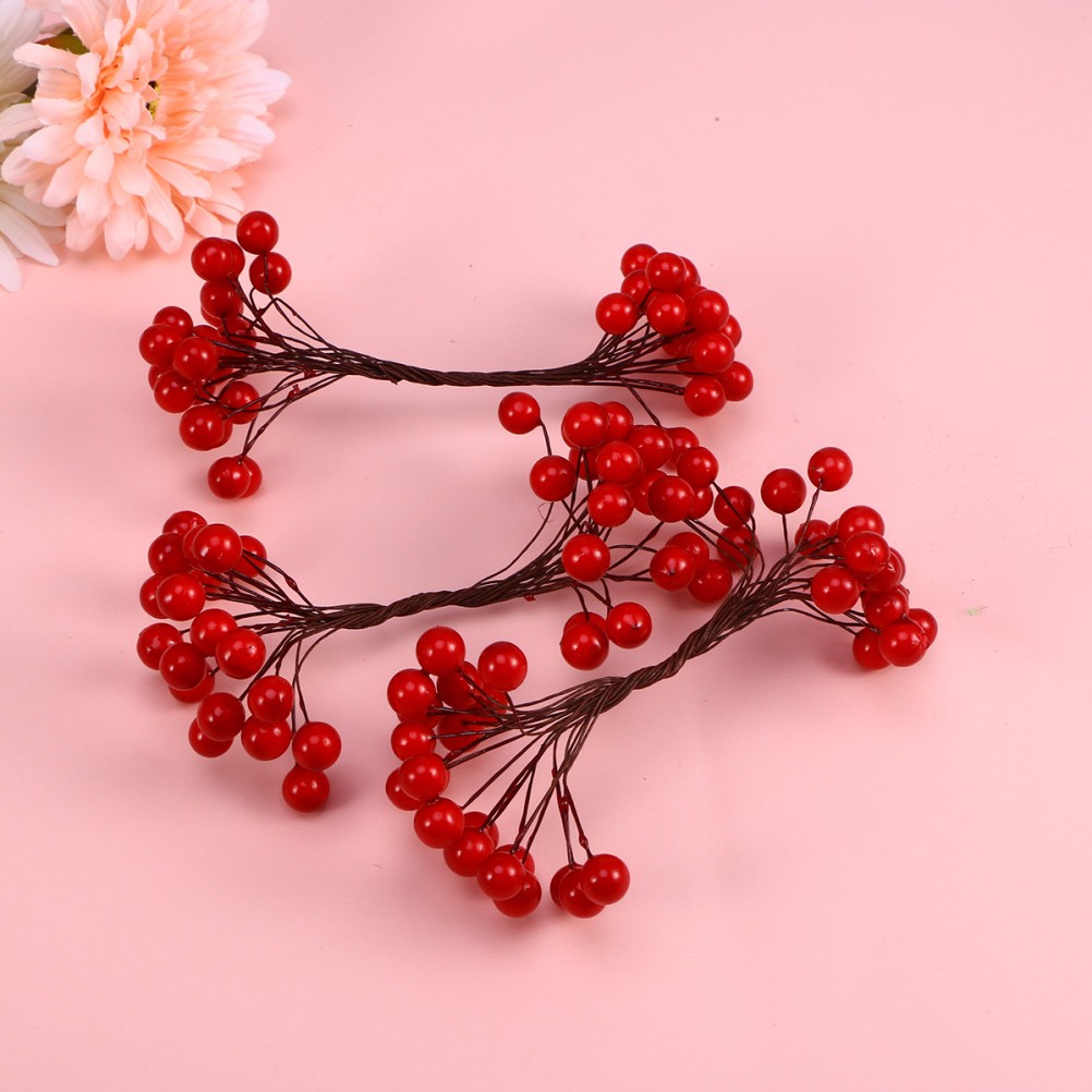 400Pcs Artificial Red Holly Berries for Christmas Wreaths Decorations