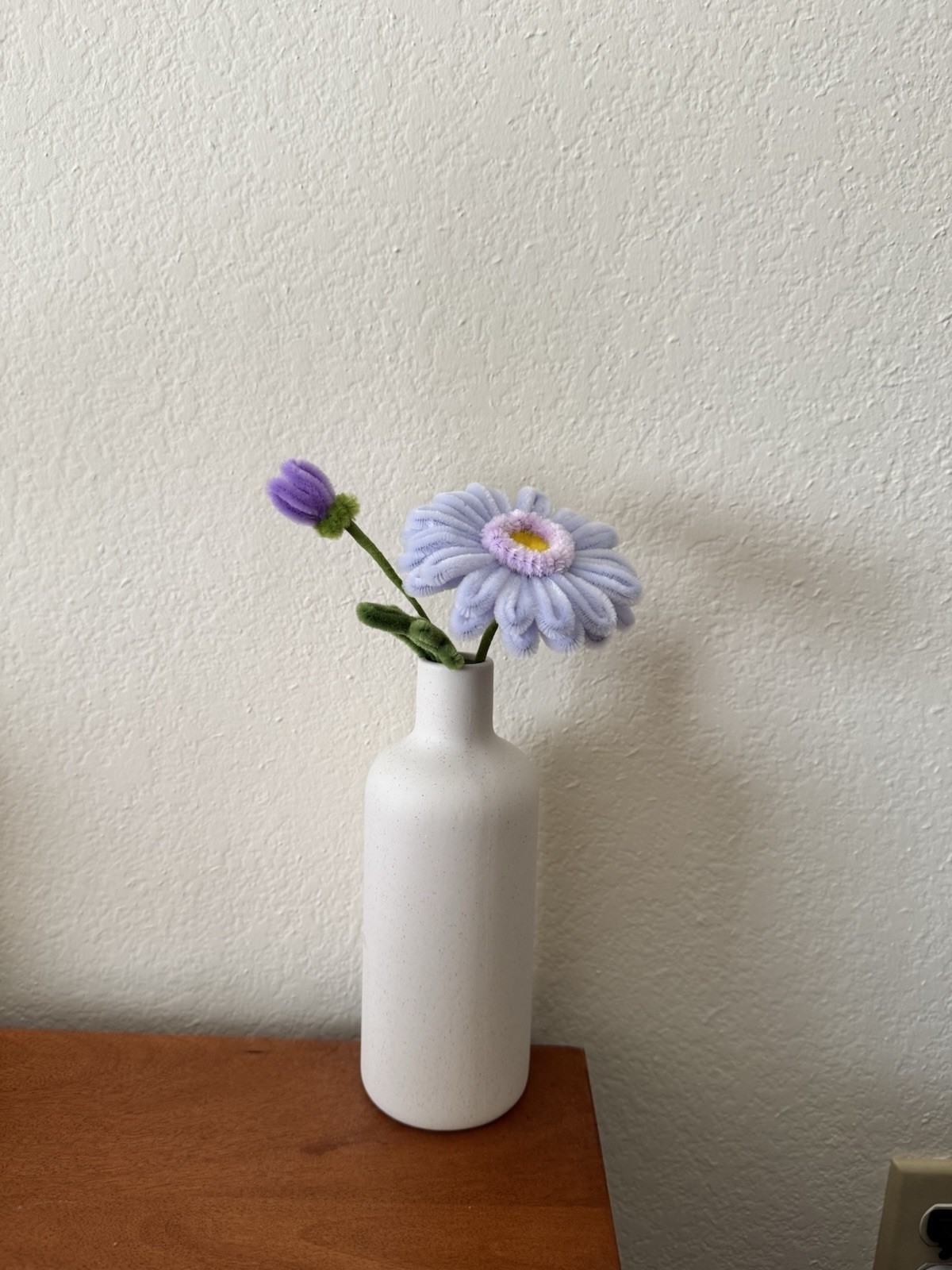 Handmade pipe cleaner flowers; daisy; decoration; vase not included
