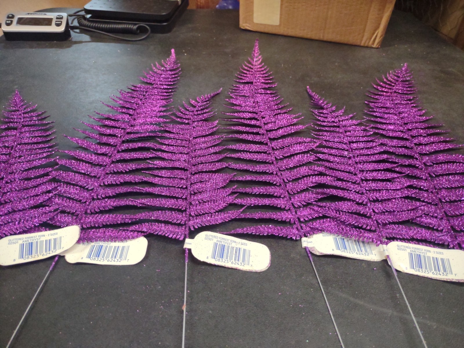 6 Pieces Amethyst Purple Glittered Retro Plastic Forrest Fern, 2 Sizes 15″ & 24″
